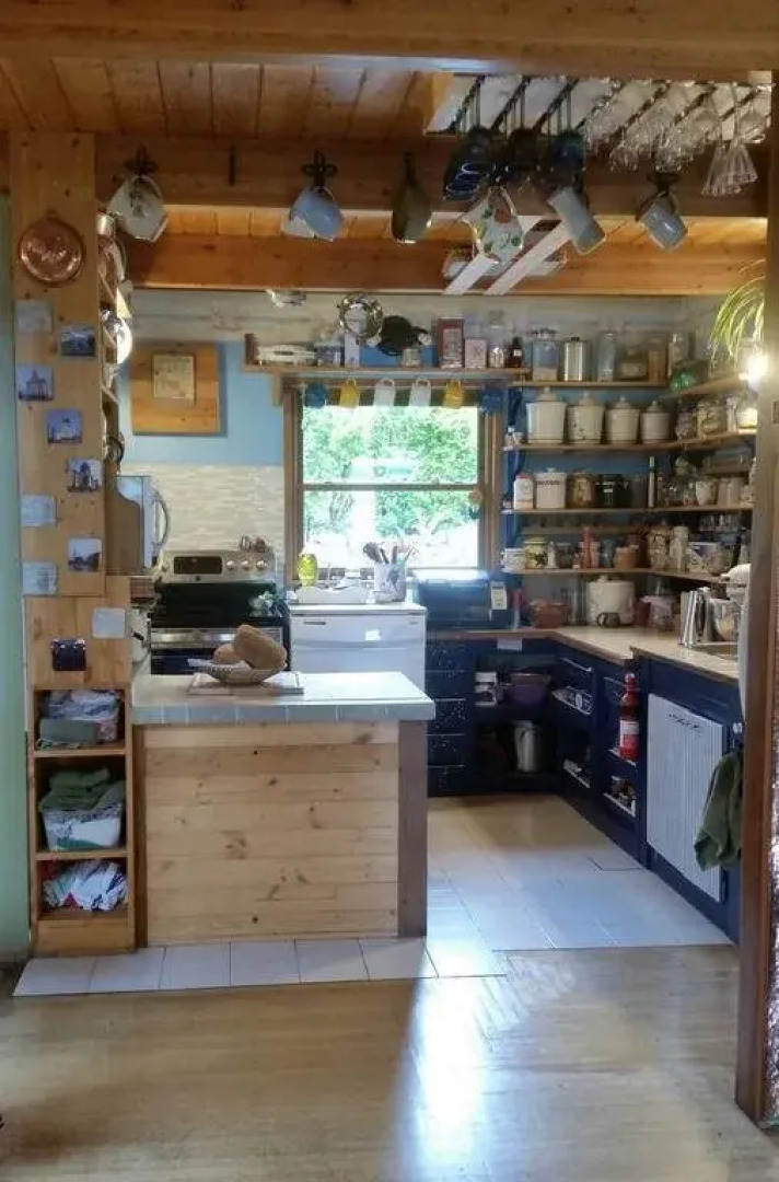 Dolphin House  Bed & Breakfast