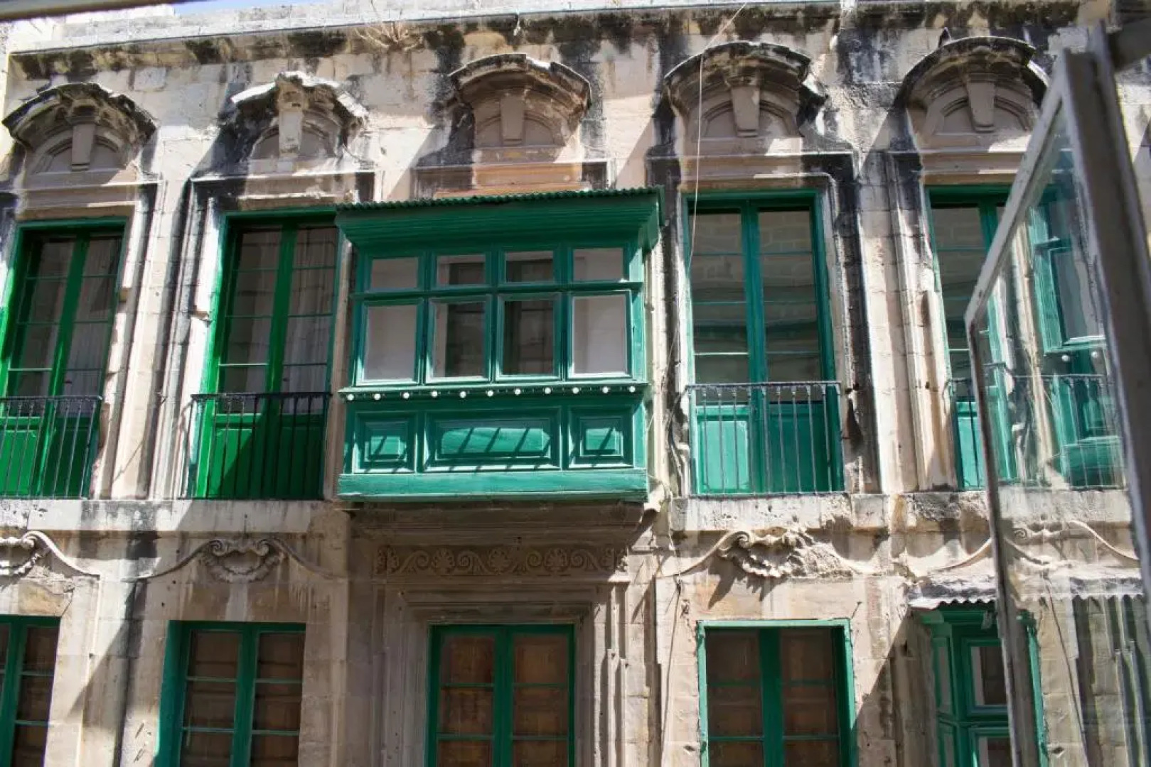 Vincenti Strait Street Suite