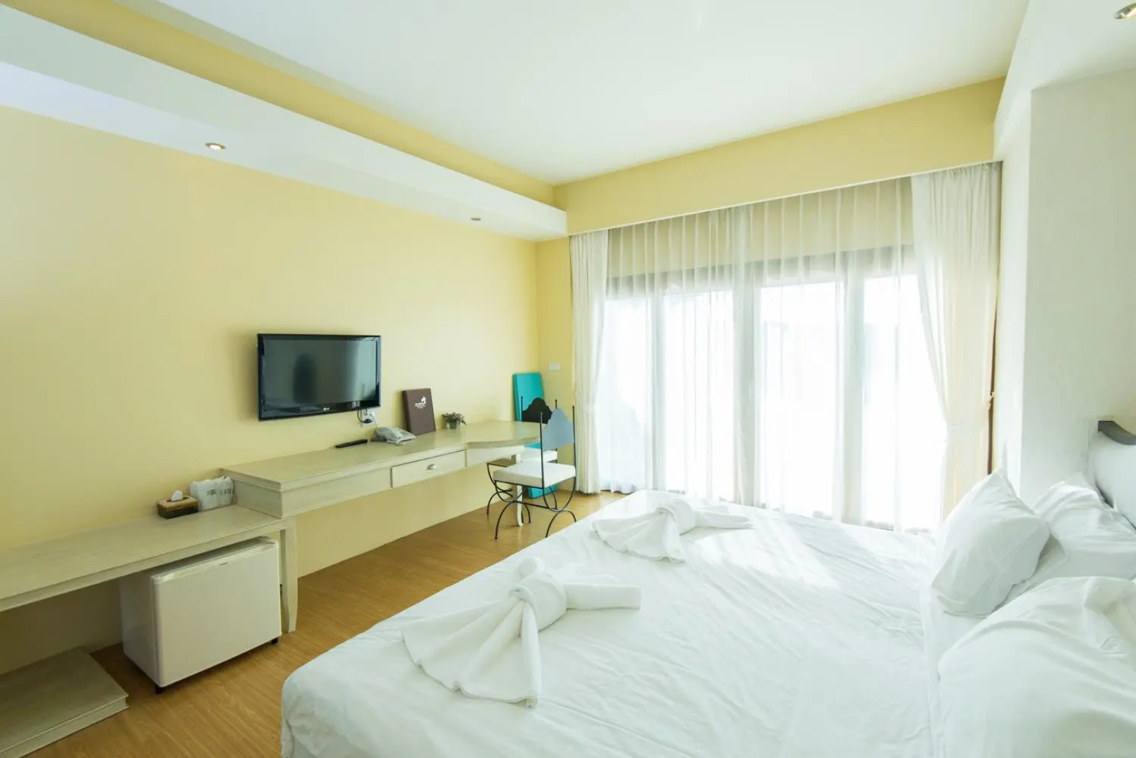 Baan Talay See Cream Resort