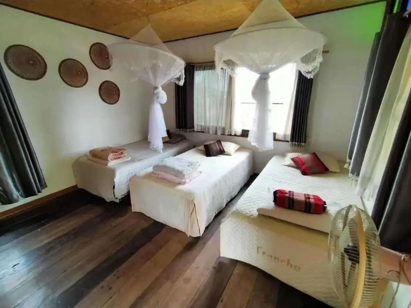 Metha Country View Homestay Singburi