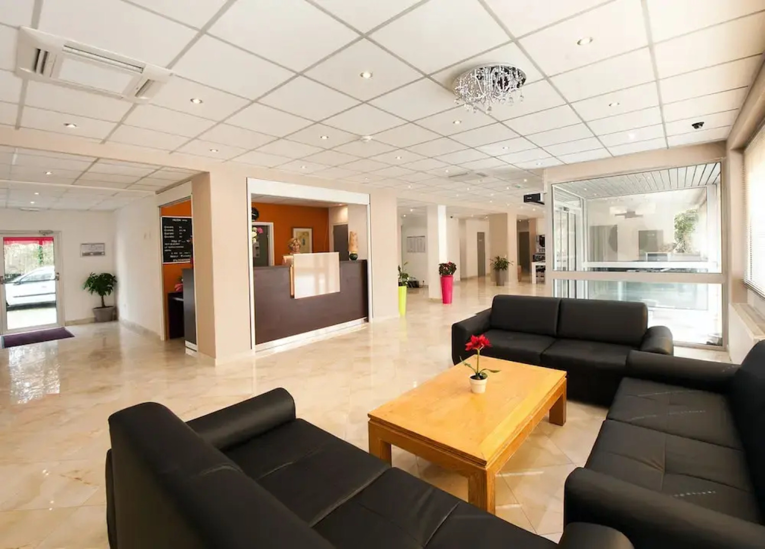 Hotel Milton (ex Gis Hotel)