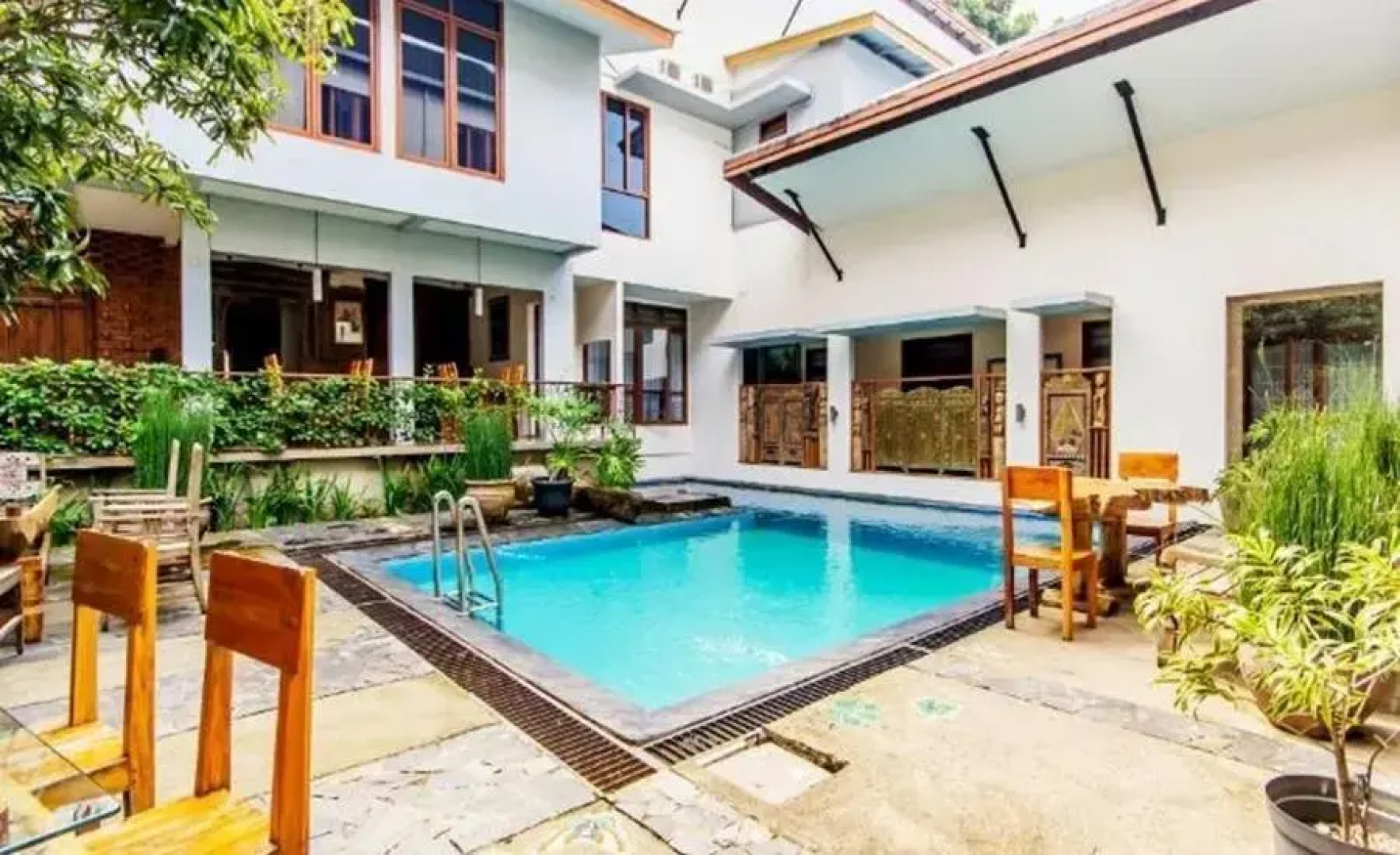 Lotus Art & Garden Hotel