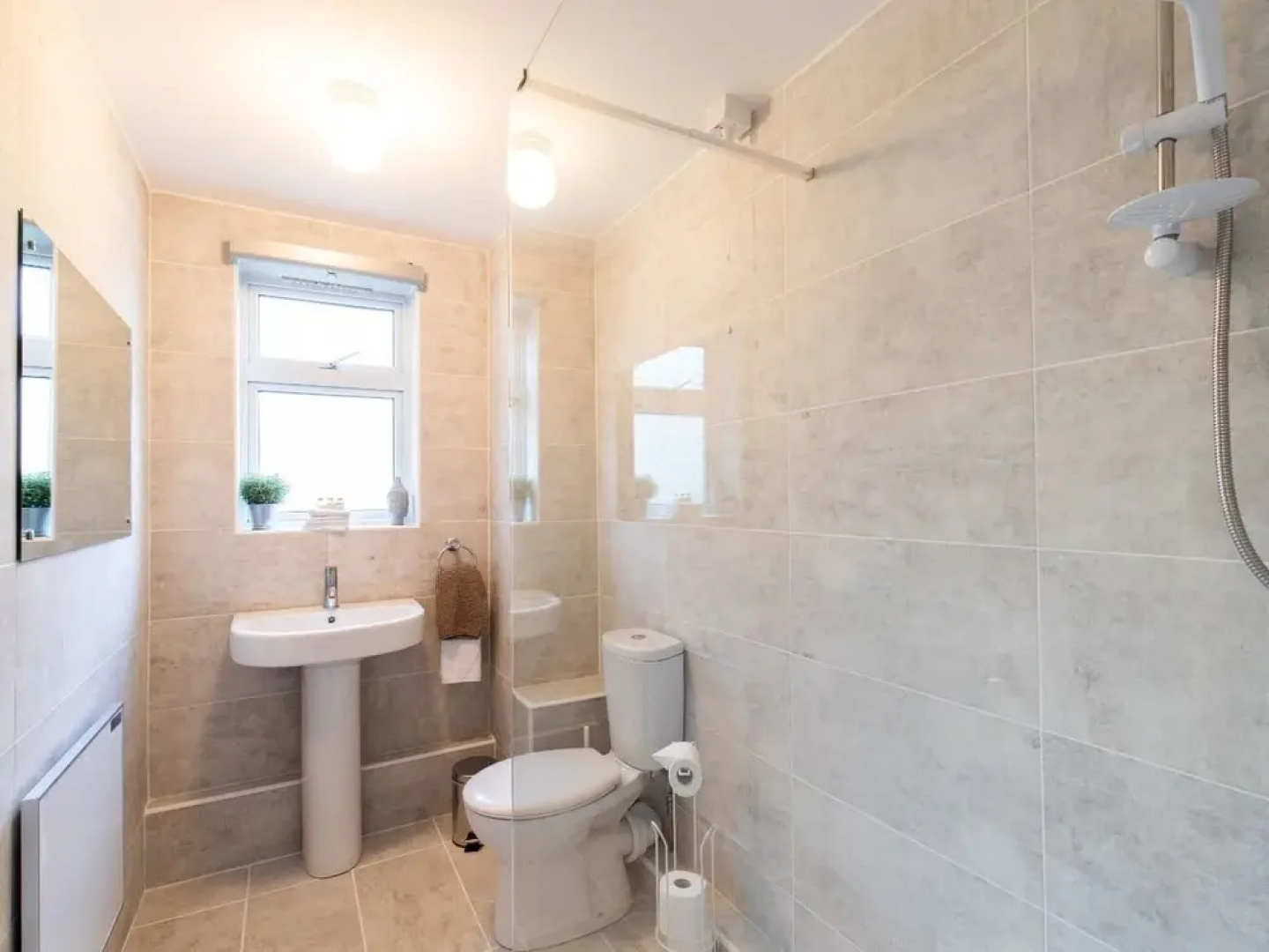 2-bedroom Apartment Woodgrange Court