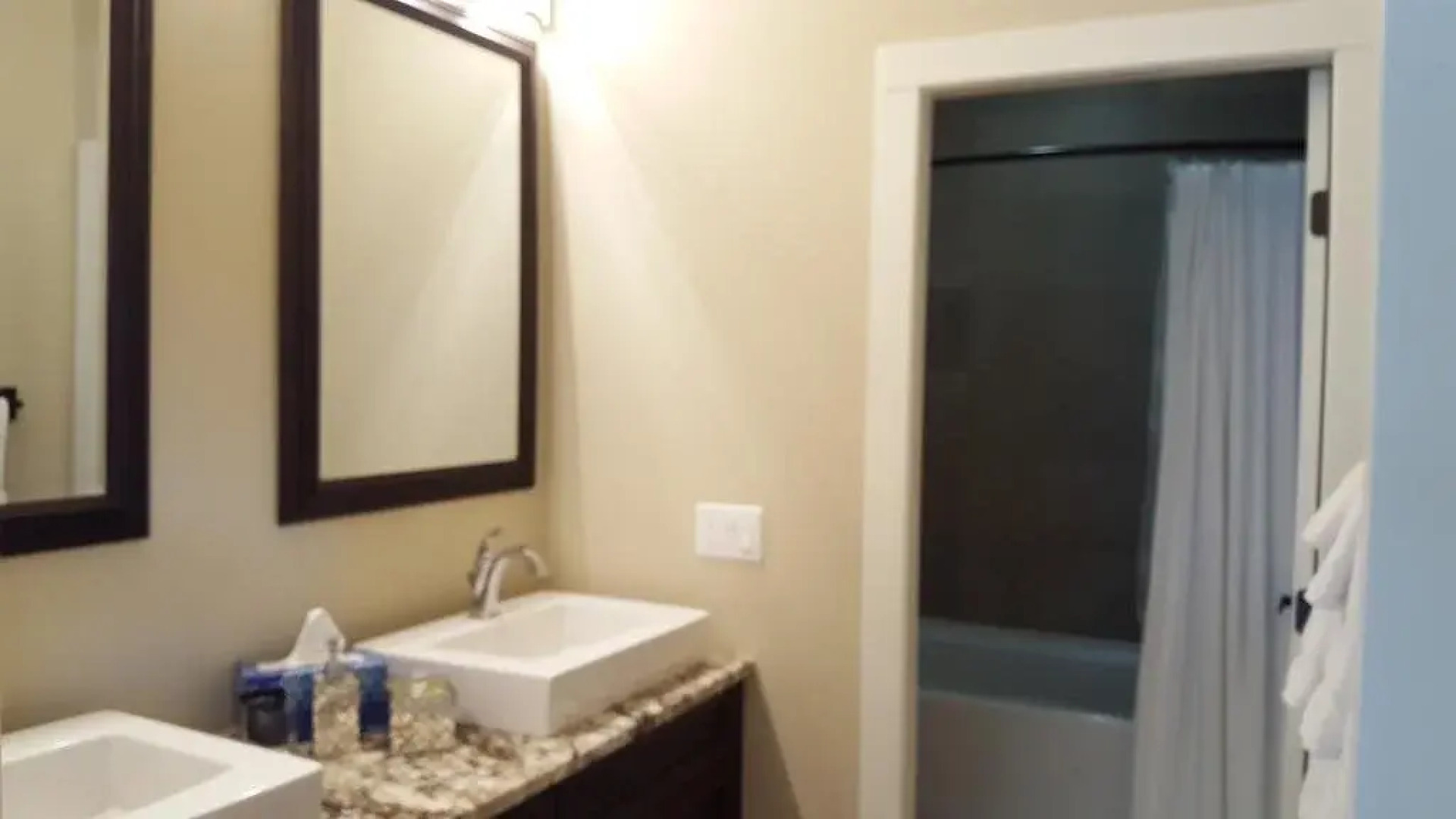 Teehouse Bed and Breakfast