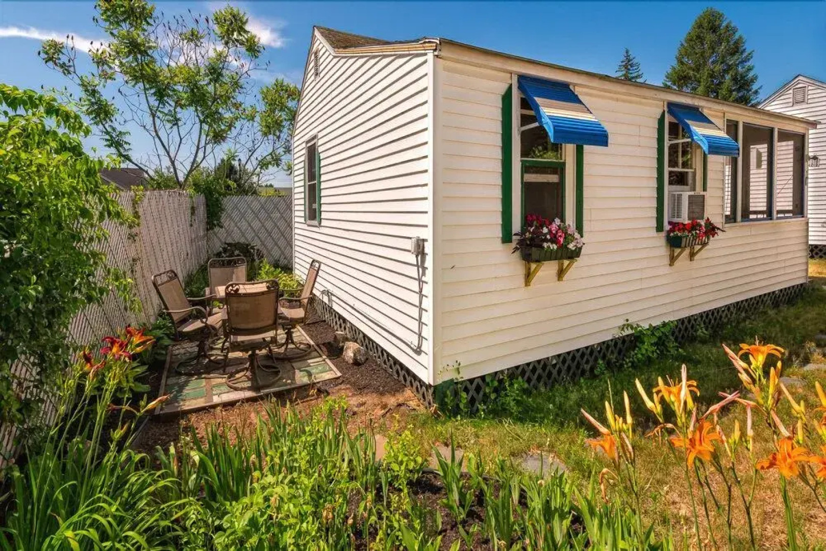 The Beaches Motel and Cottages