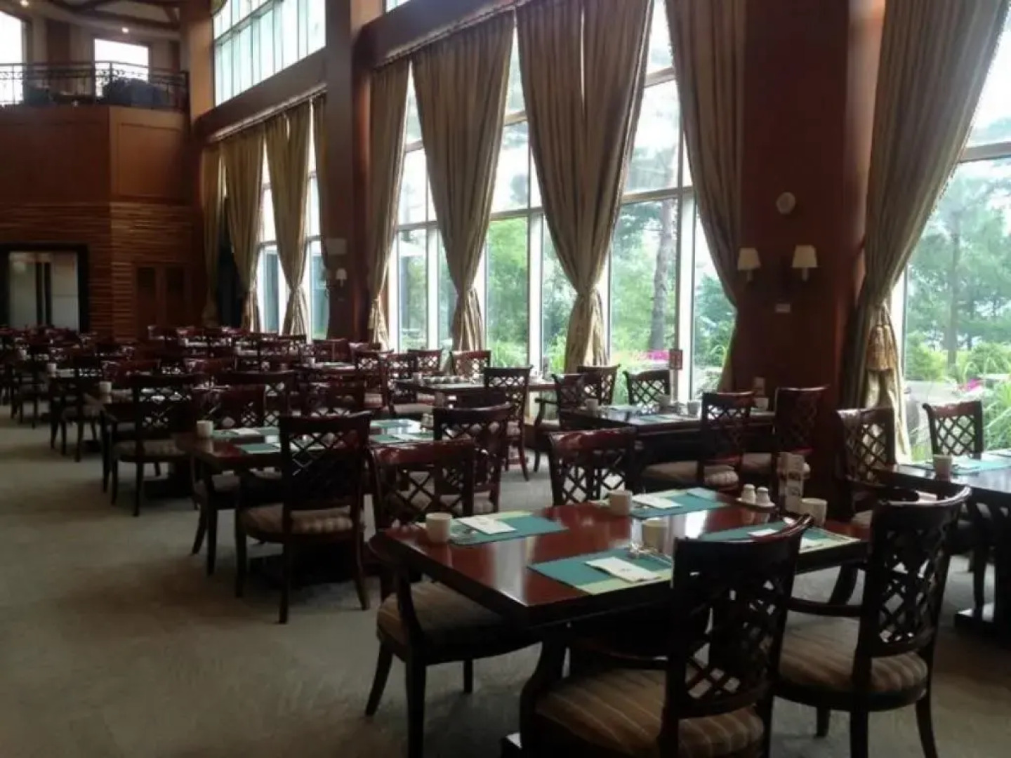 High1 Palace Hotel & CC