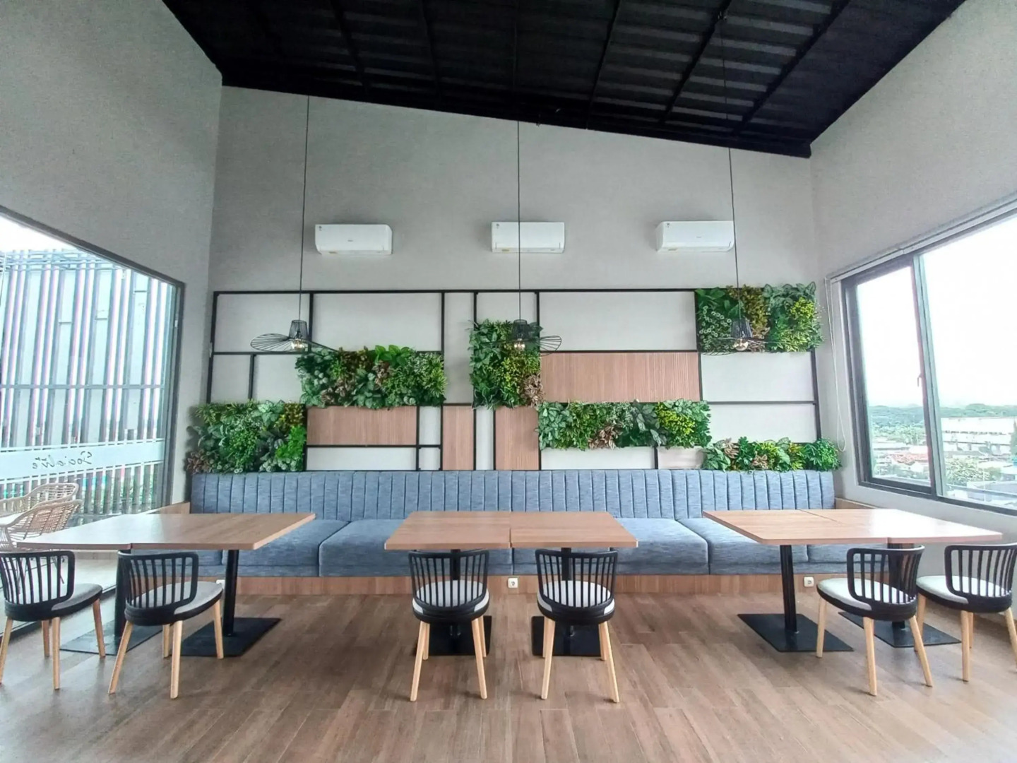 Front One King Hotel Tuban