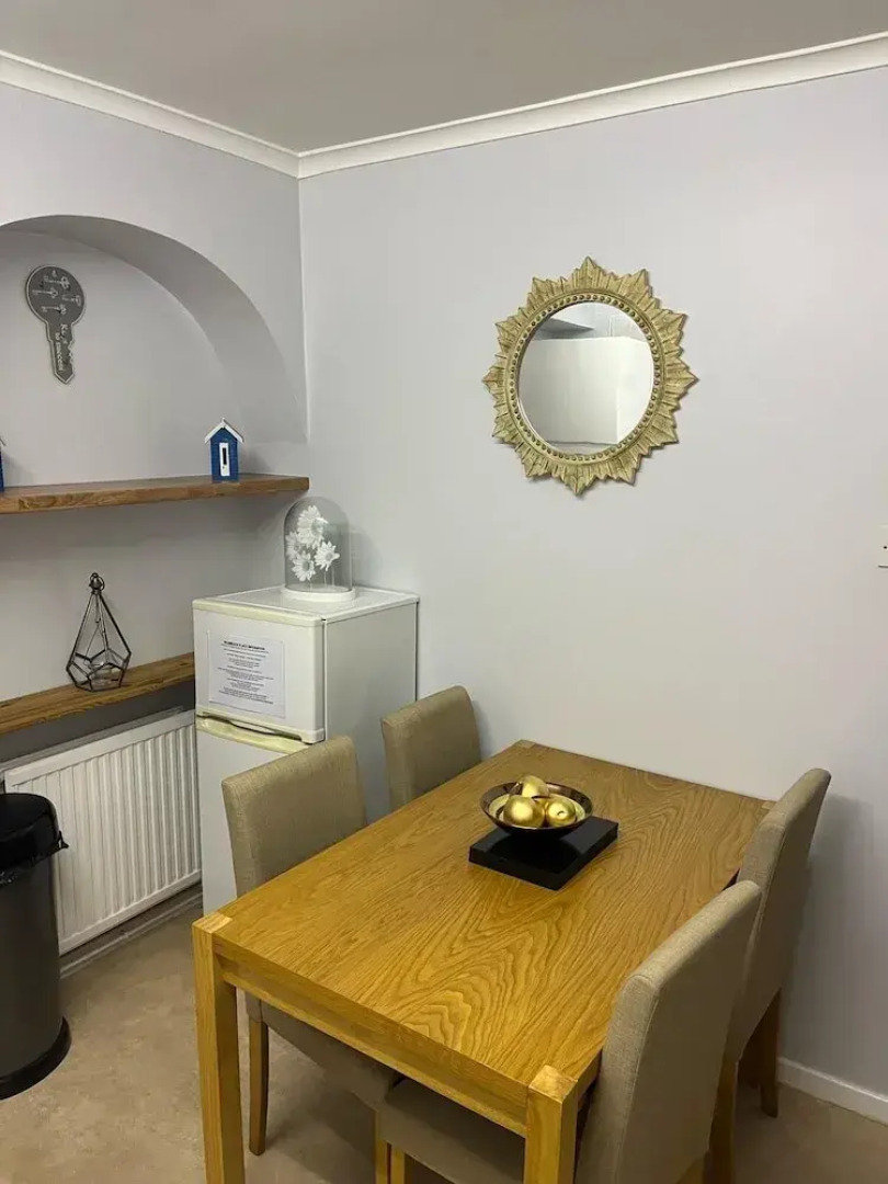 1-bedroom Apartment Sleeps 4, Parking