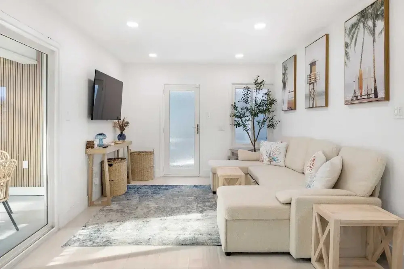 Steps to the Beach, Firepit & Patio Long-term Newport Beach Stay Coastal Cove