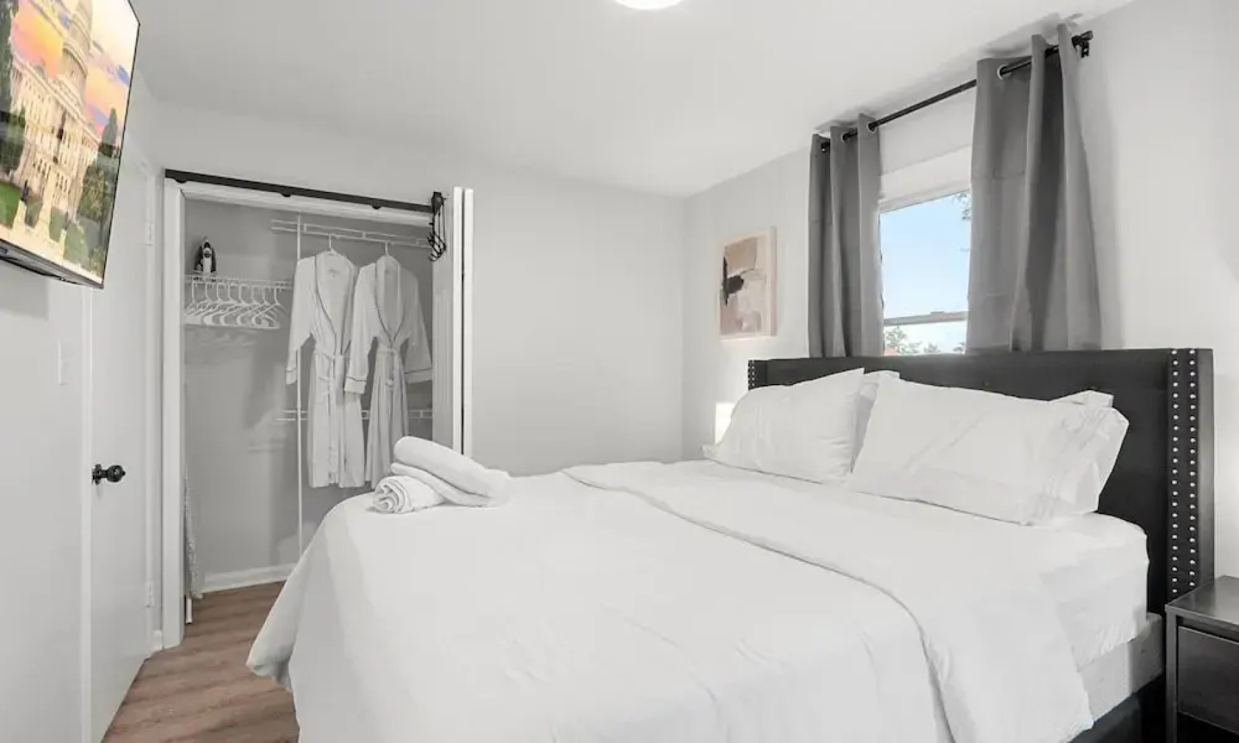 Upscale Old Town Views 3BD Lux