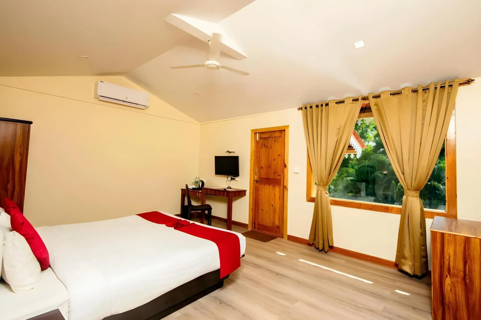 Majestic Beach Comforts