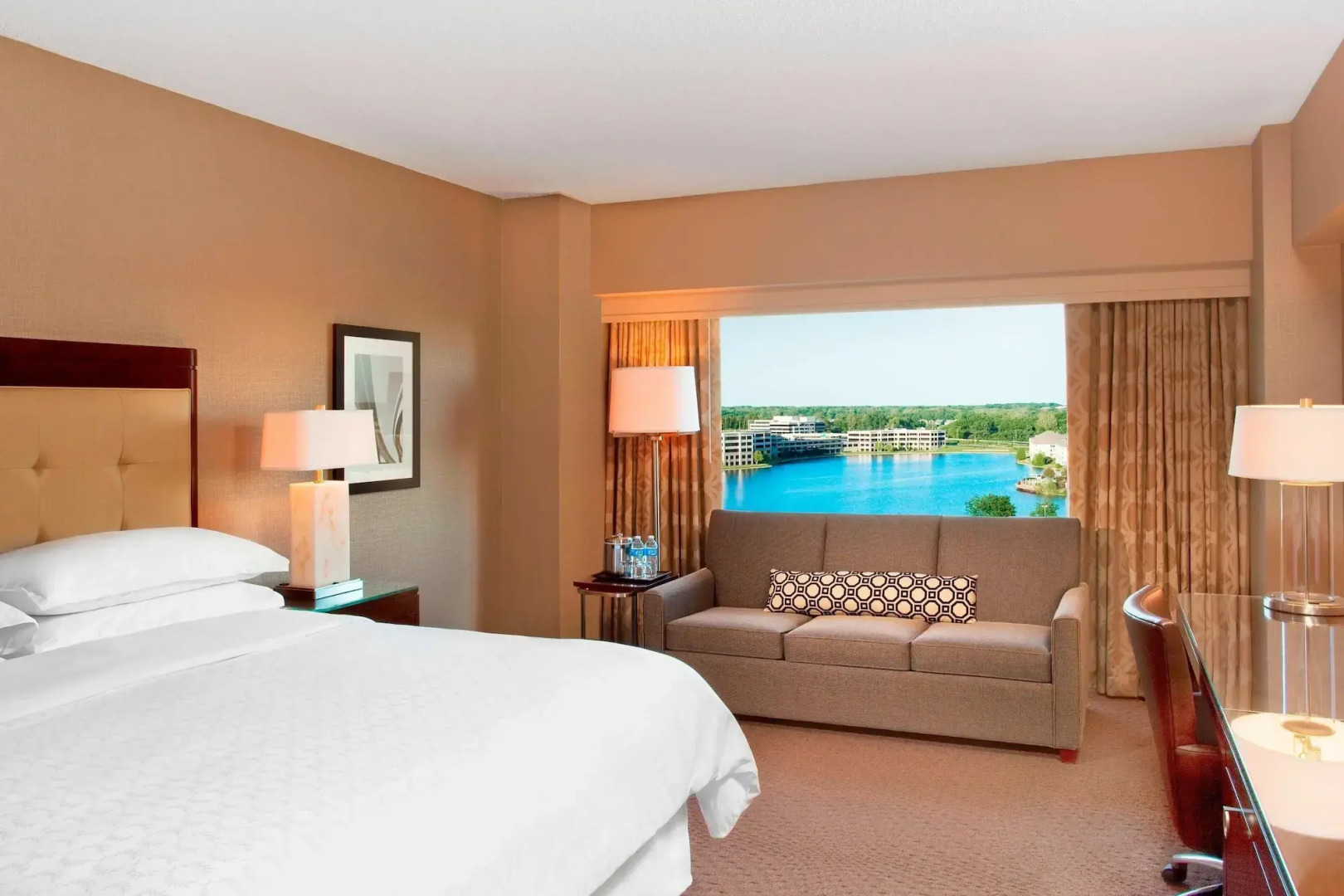 Sheraton Indianapolis Hotel at Keystone Crossing