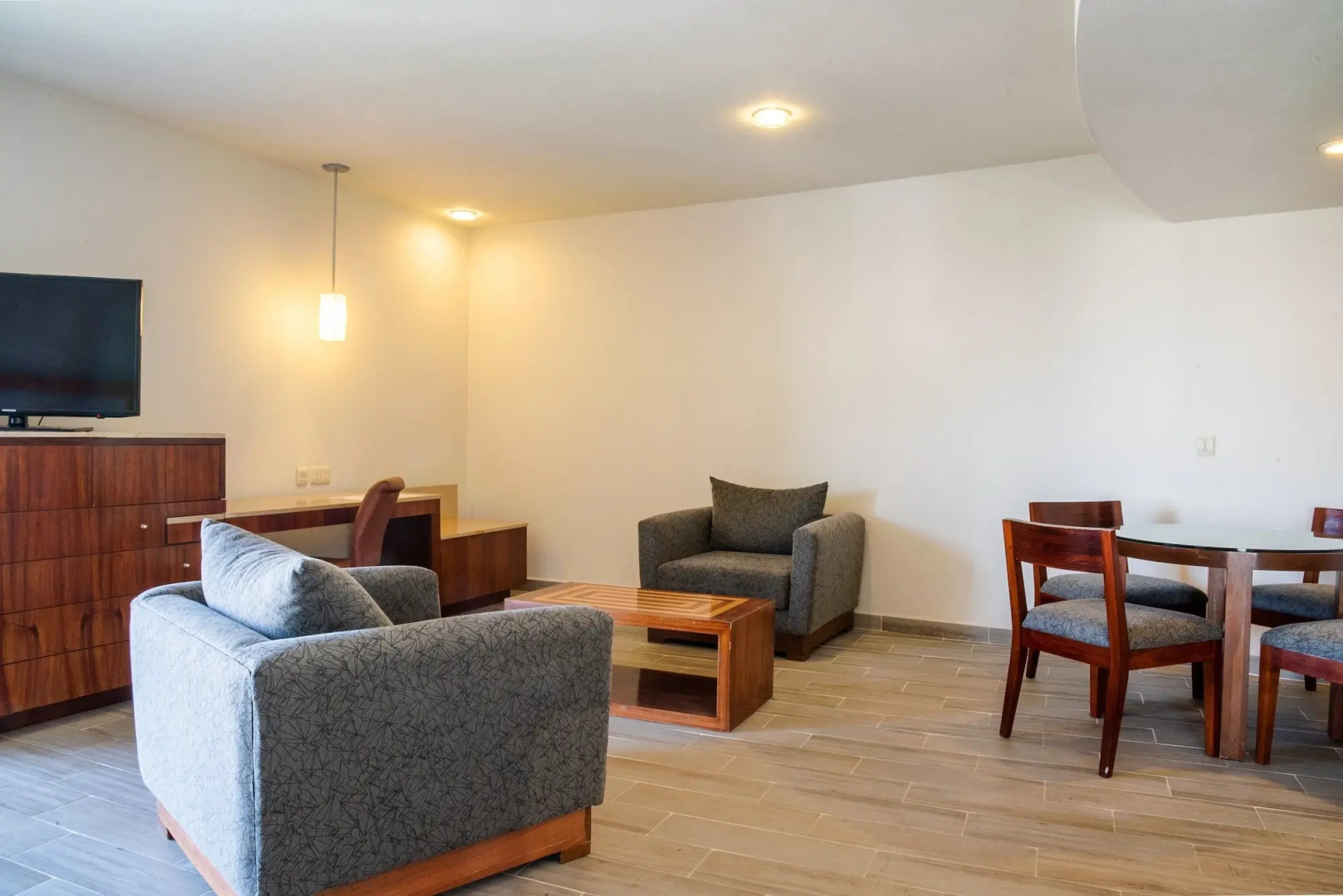 Real Inn Guadalajara Expo