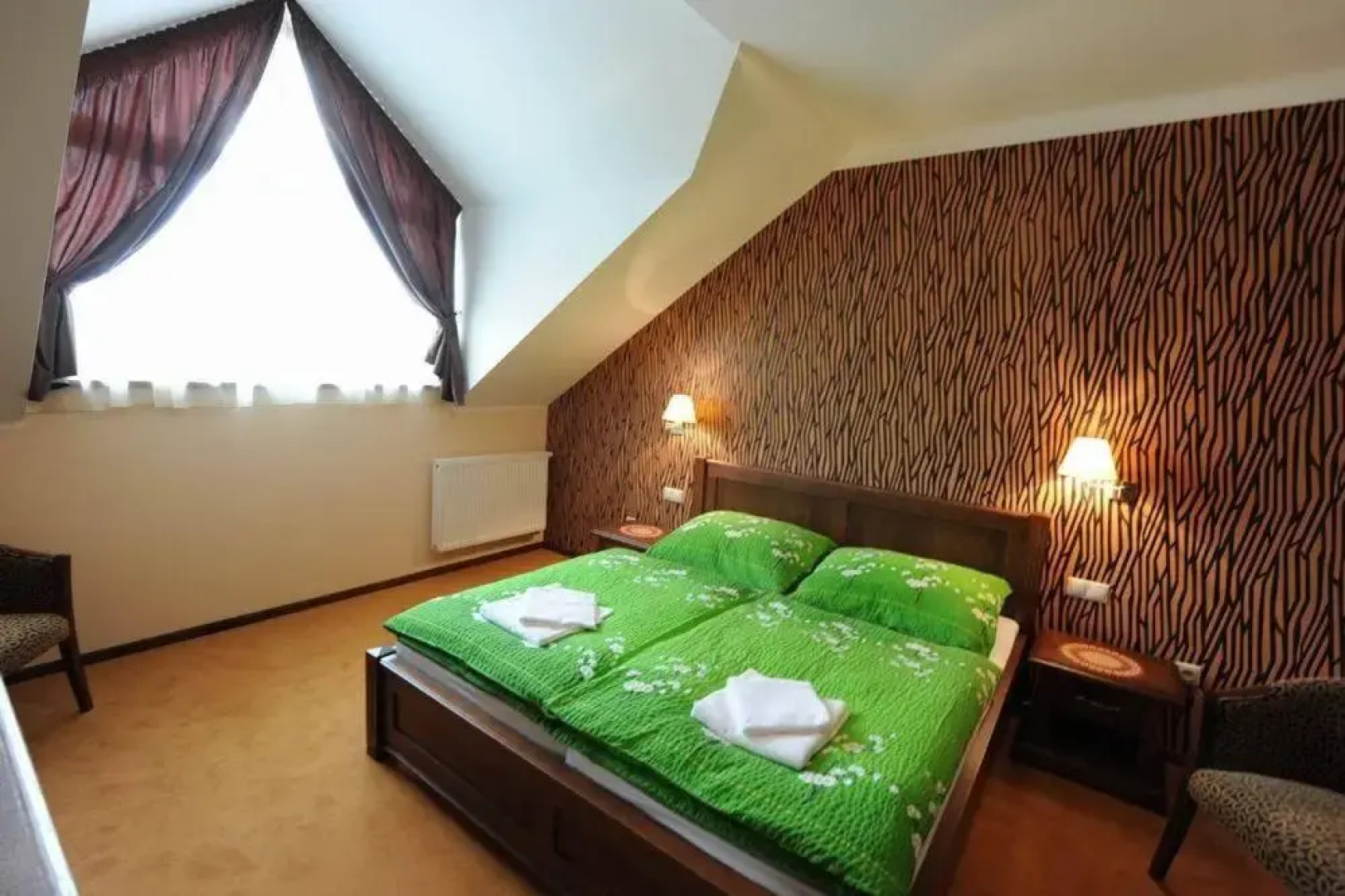 Country Saloon Belá