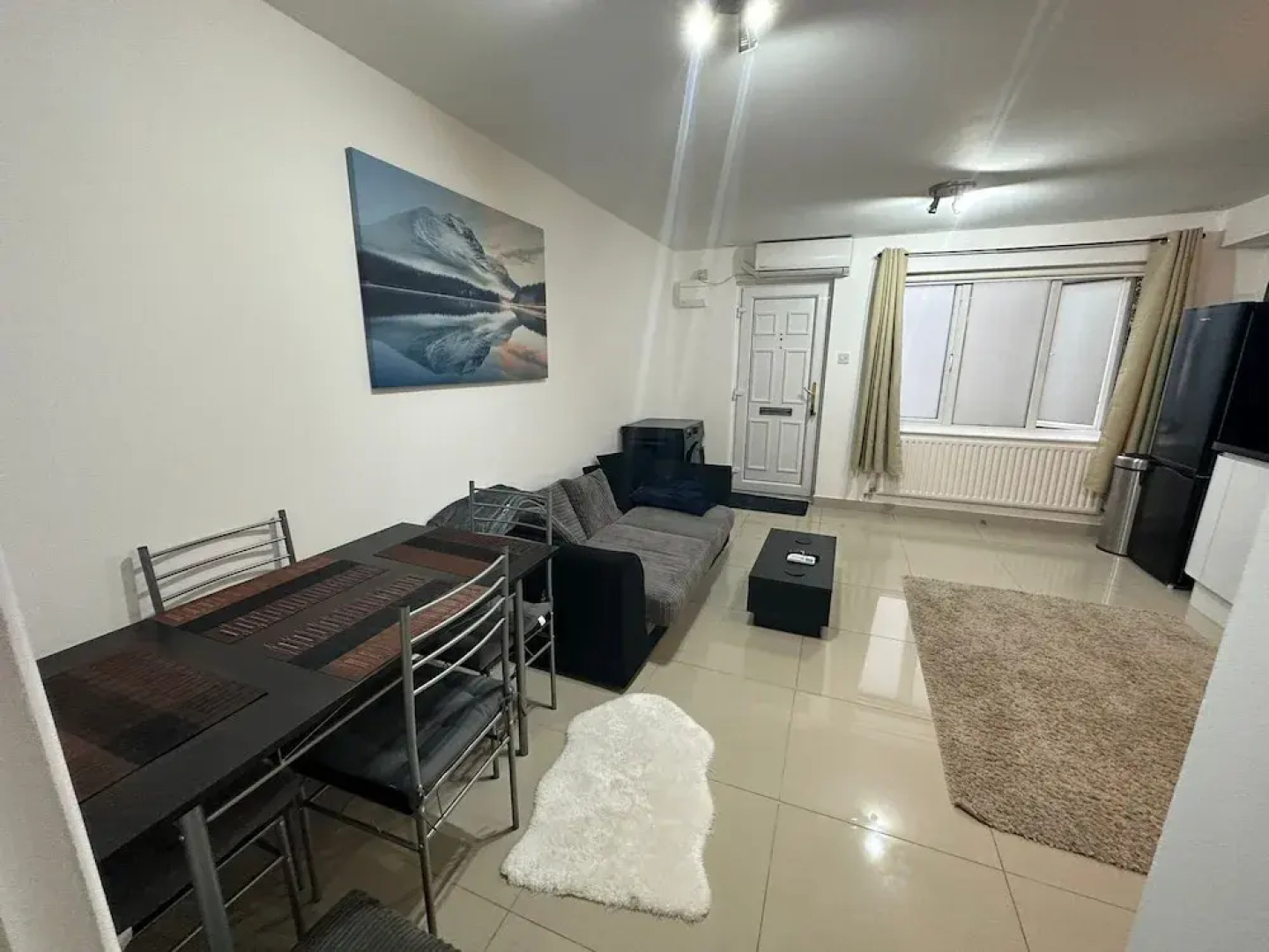 Charming 1-bed Apartment in Chigwell