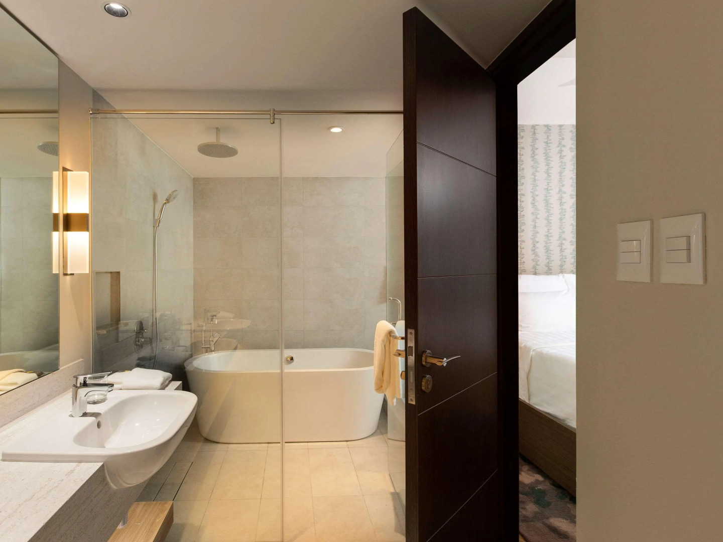 Novotel Suites Manila at Acqua