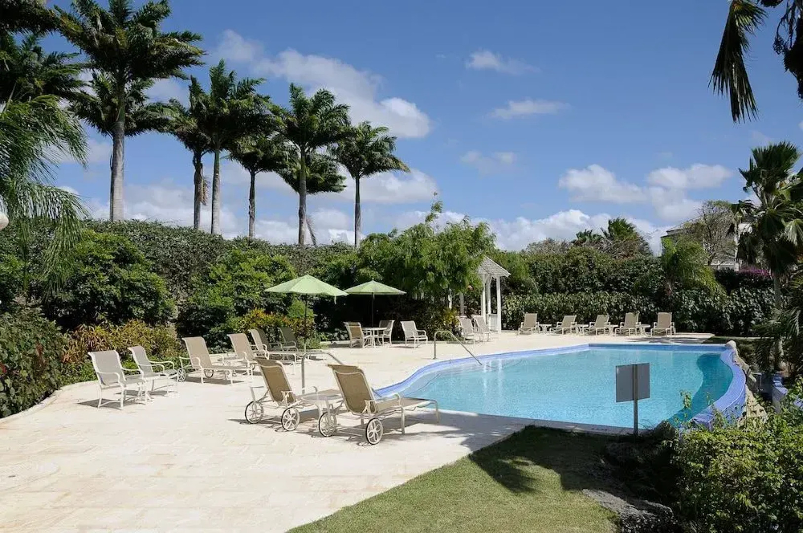 "this Beautifully Decorated 3 Bedroom 3 Bathroom Duplex Villa"