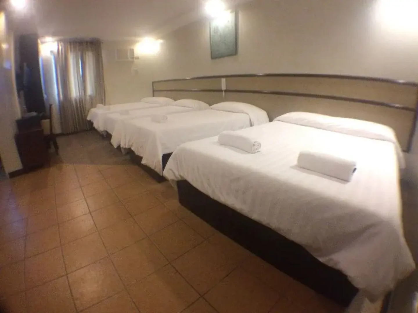 Tagaytay Haven Hotel Mendez