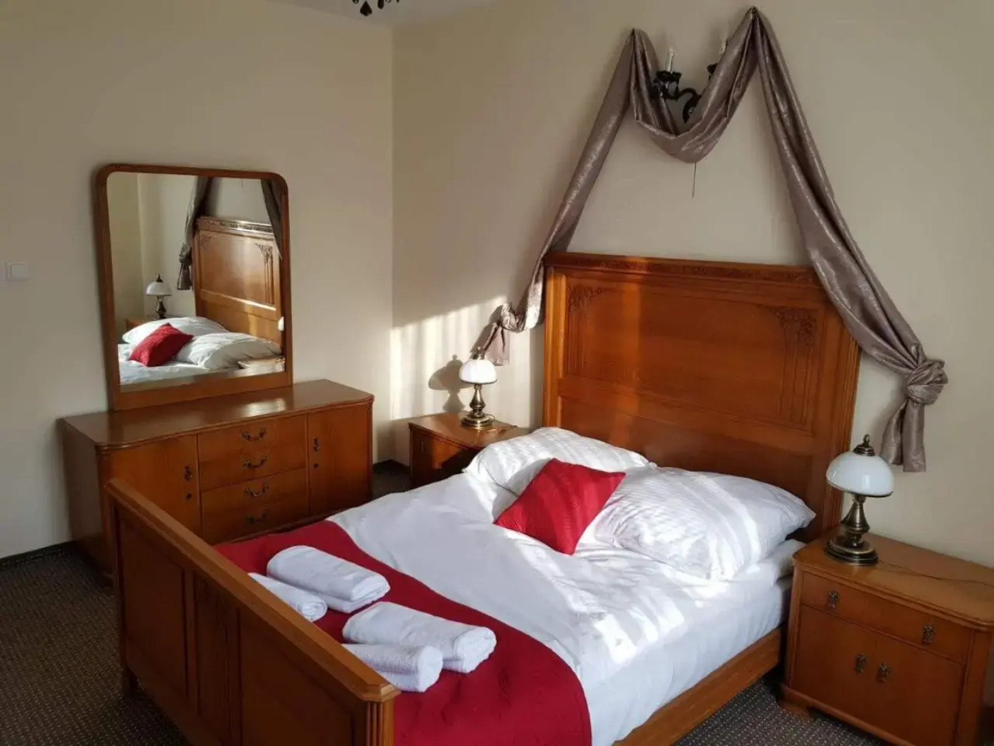 Obiekt hotelarski "Czarny Rycerz"