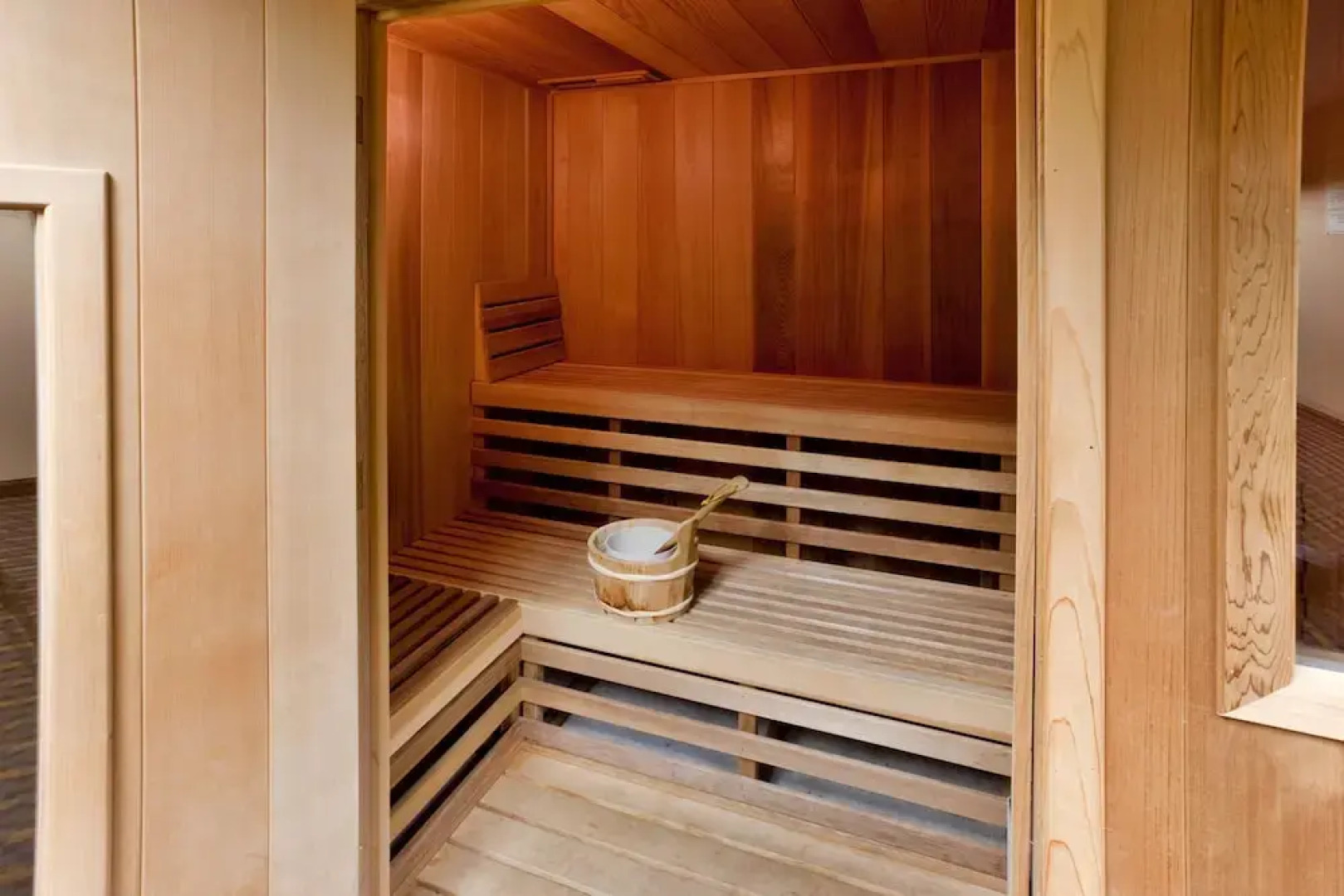 Holiday Inn Express & Suites Suffolk