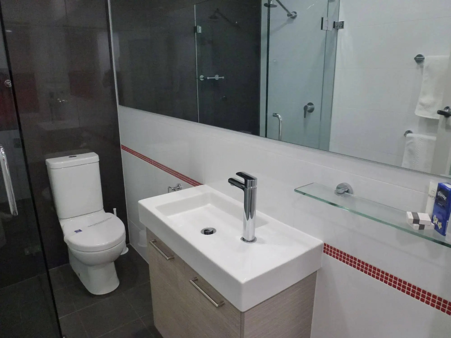 Golden Chain Tower Motor Inn