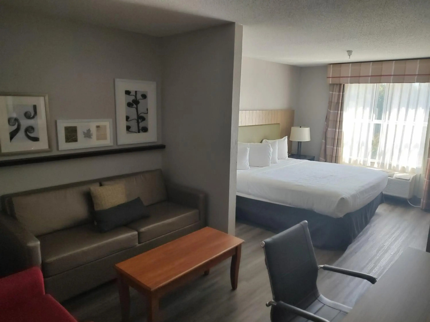 Country Inn & Suites by Radisson, Hinesville, GA