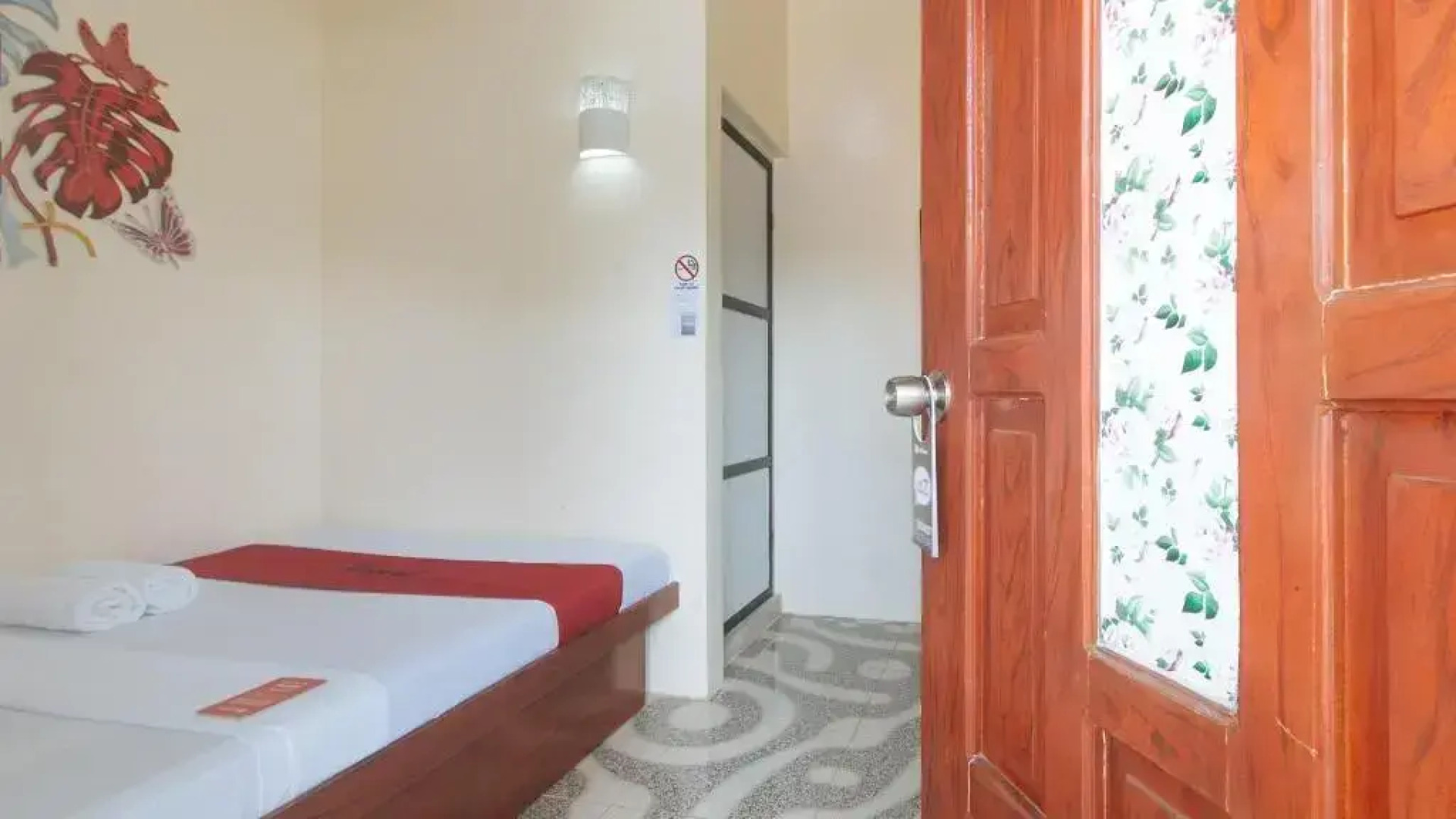 Queens Hometel by Oyo Rooms