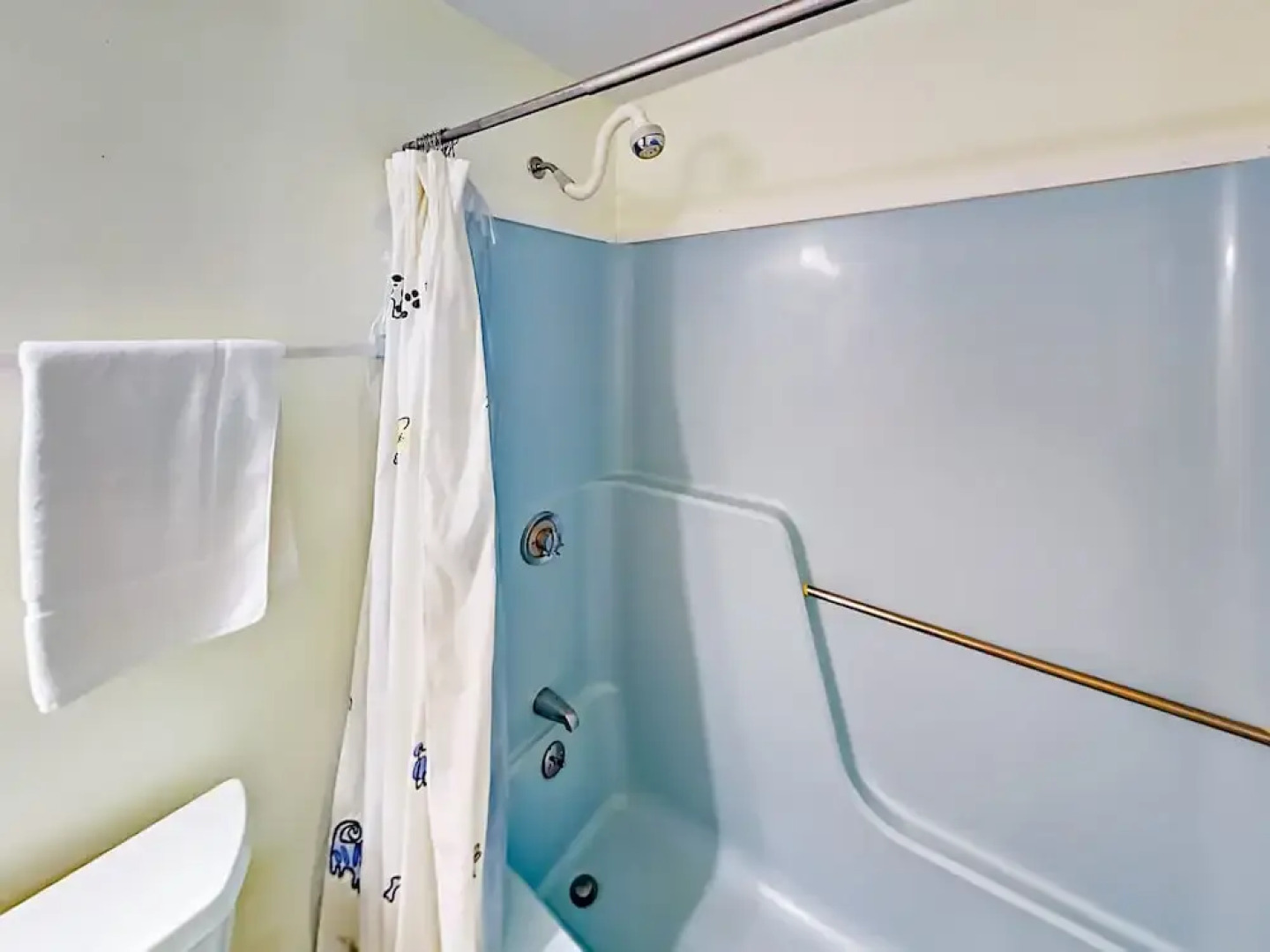 312 Carriage Lane Home - 4 Br home by RedAwning