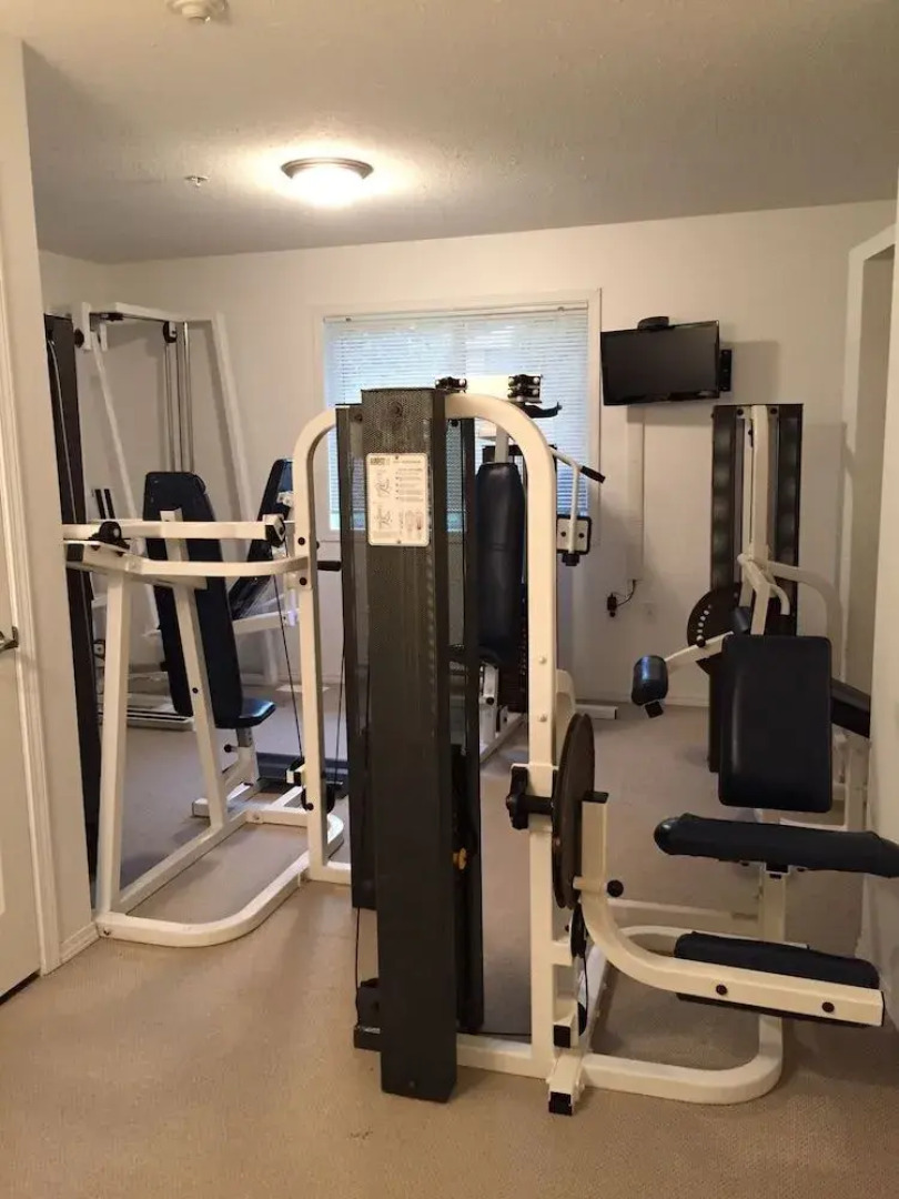 Lakeshore Boutique Inn Inc.