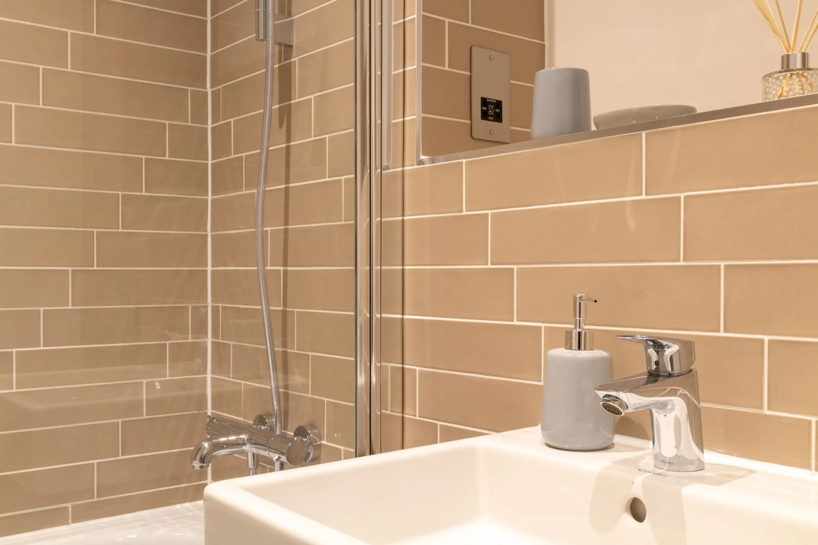 Chic Interior Designed Apartment -NEC/BHX/Solihull