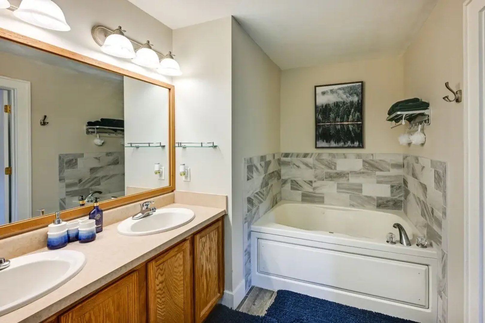 Sapphire Retreat Near Lakes, Trails & Waterfalls!