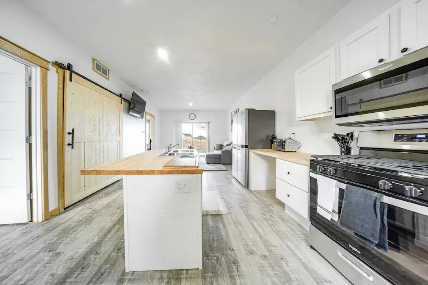 4 Mi to Lake Erie: Condo in Golf Community