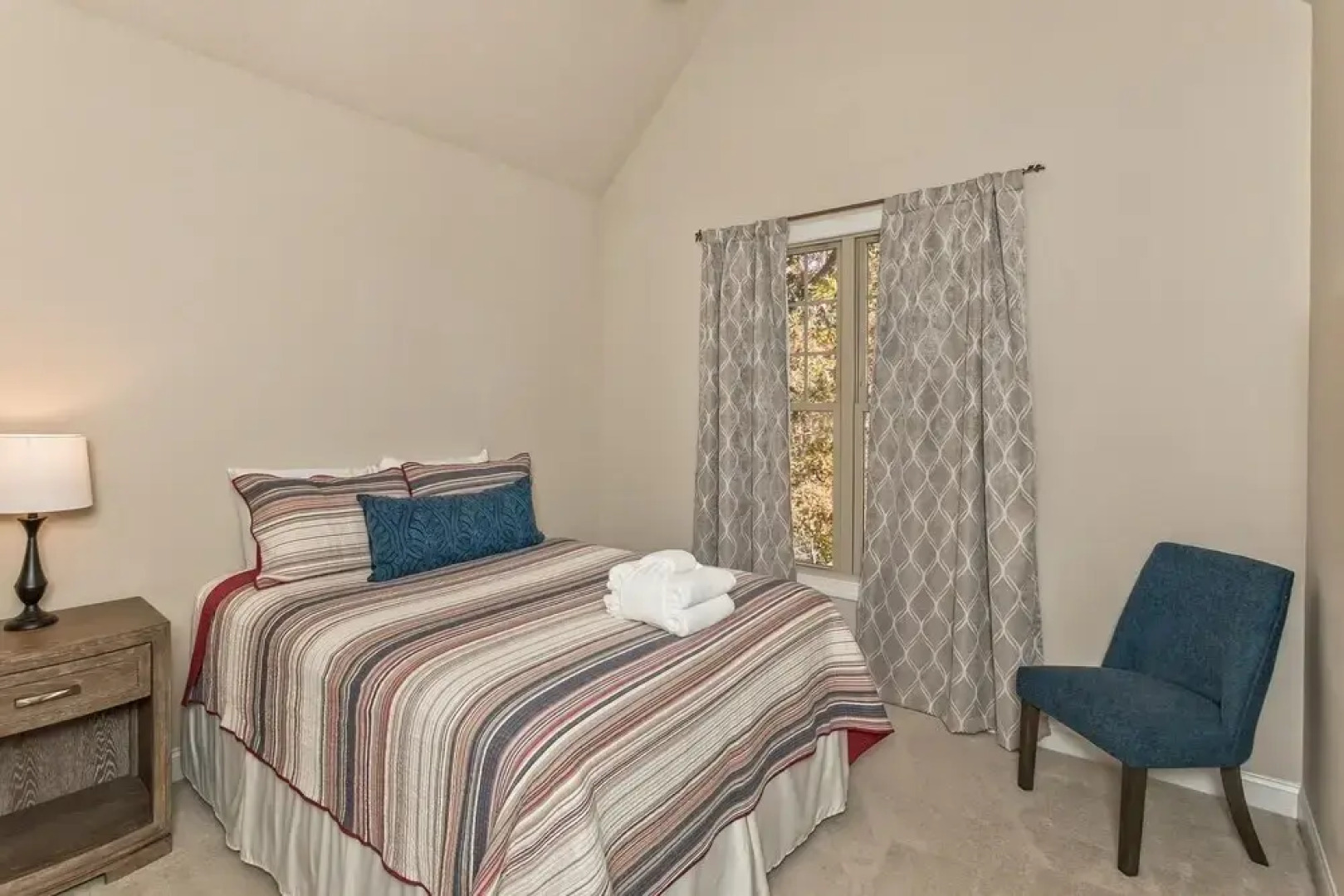 Rumbling Bald Resort Home In Lake Lure - Wifi - Community Beach, Pool, Golf And More 5 Bedroom Home by Sunscape Property Management