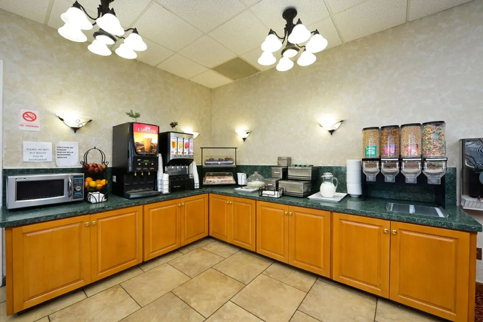 Clarion Pointe Galveston - Beachfront