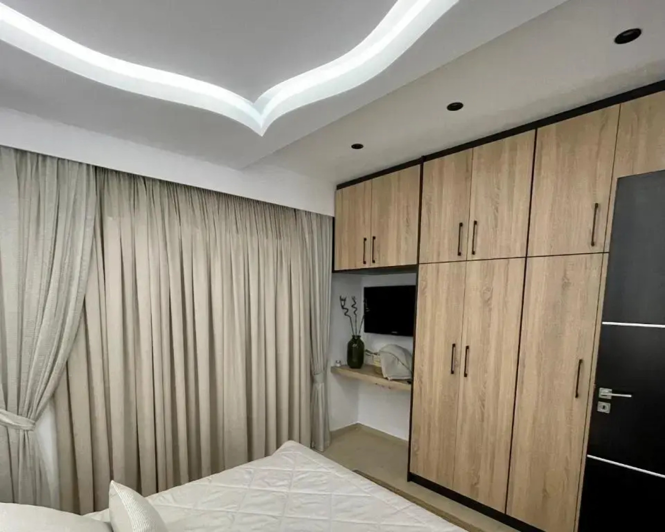 White House Kokas Luxury Apartments