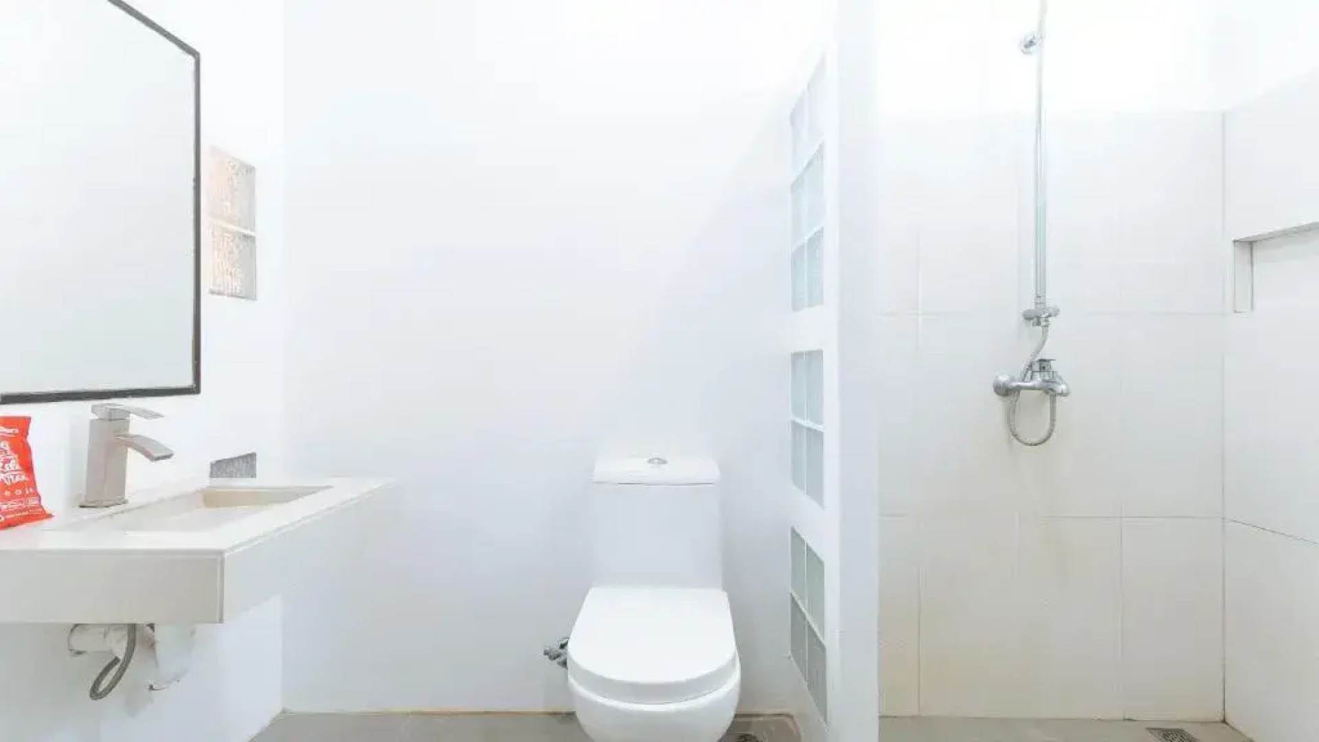 RedDoorz @ EL Runway Hotel Bulacan