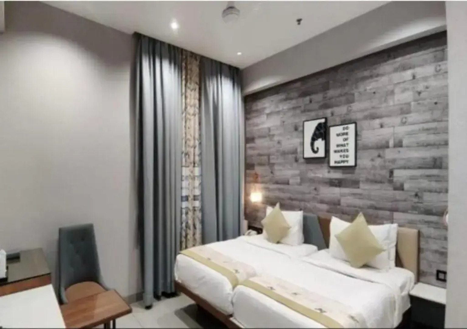 RG Exclusive Hotel-Akola