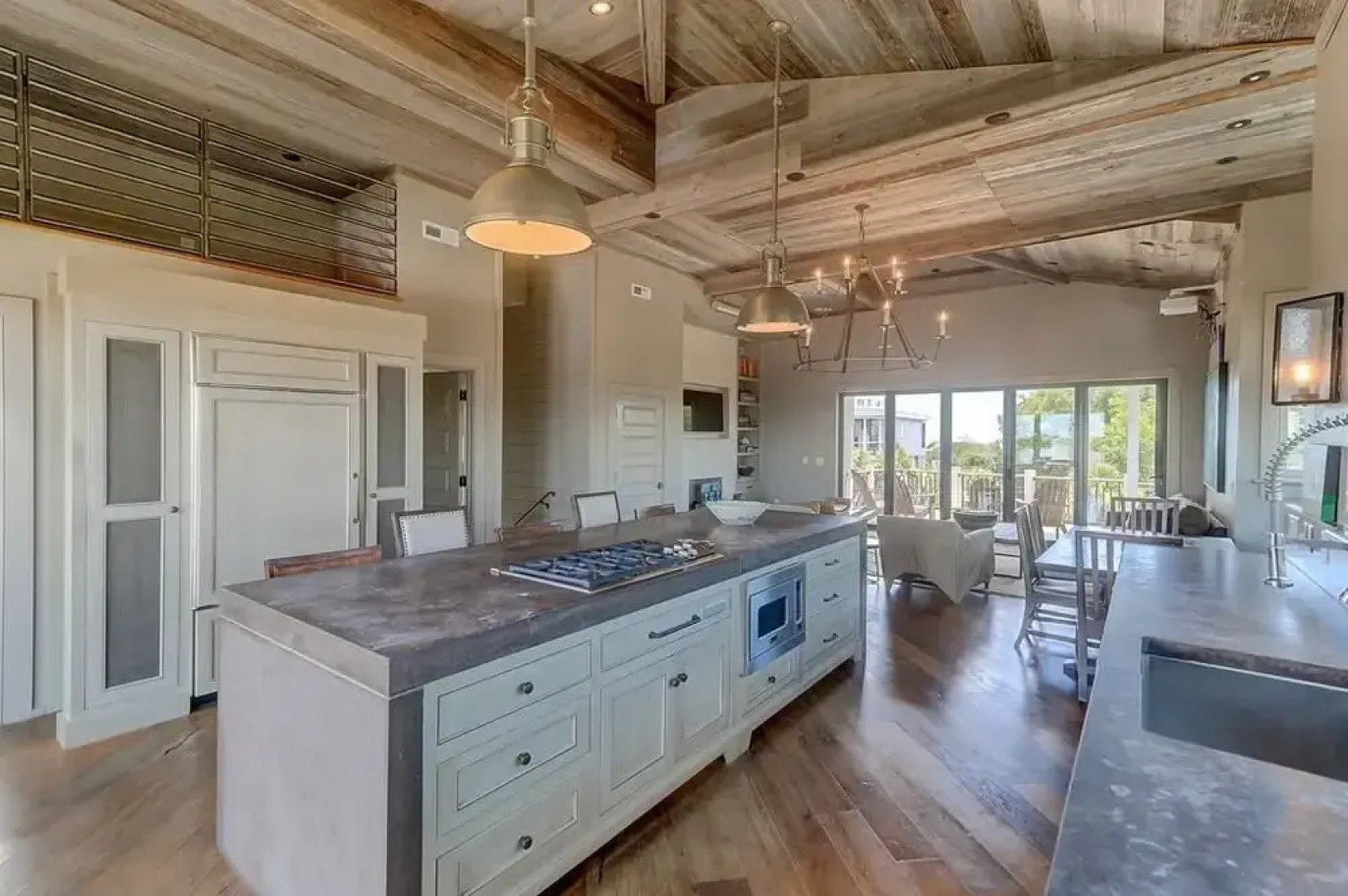 305 Carolina Boulevard