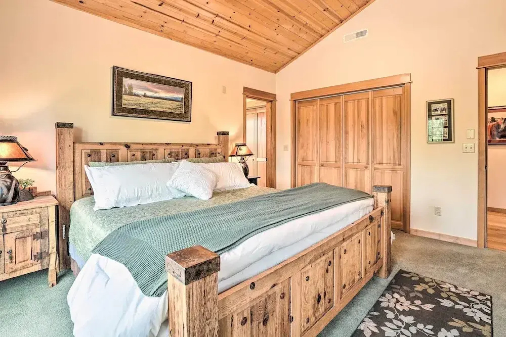 Sisters Getaway w/ Hot Tub ~ Half-mi to Dtwn!