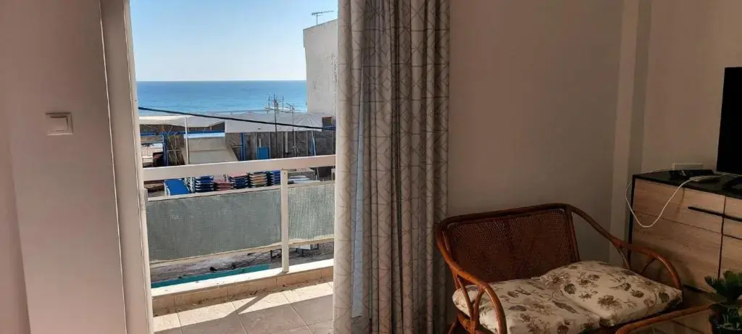 Airport Friendly House 4