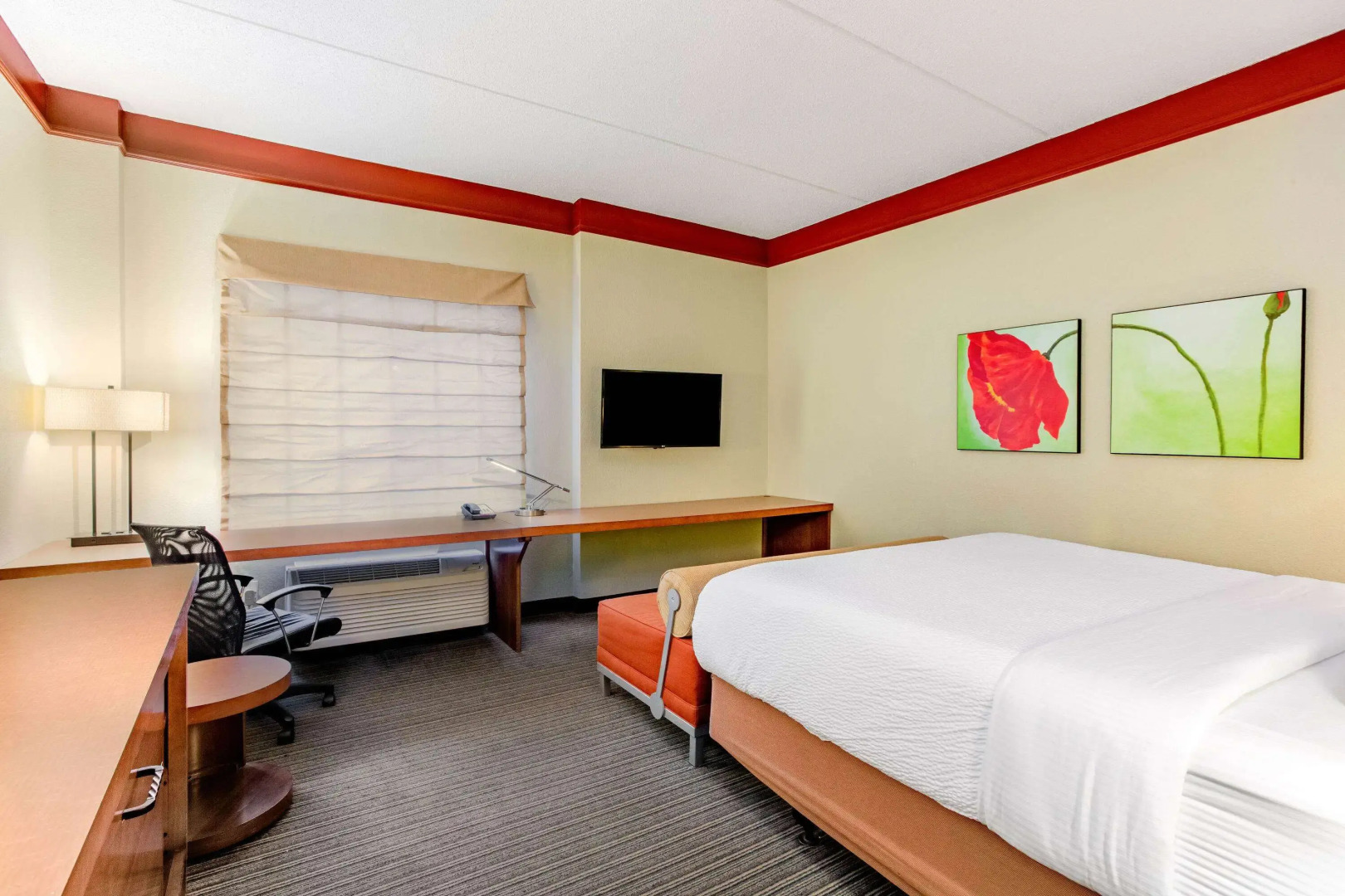 La Quinta Inn & Suites by Wyndham Raleigh/Durham Southpoint