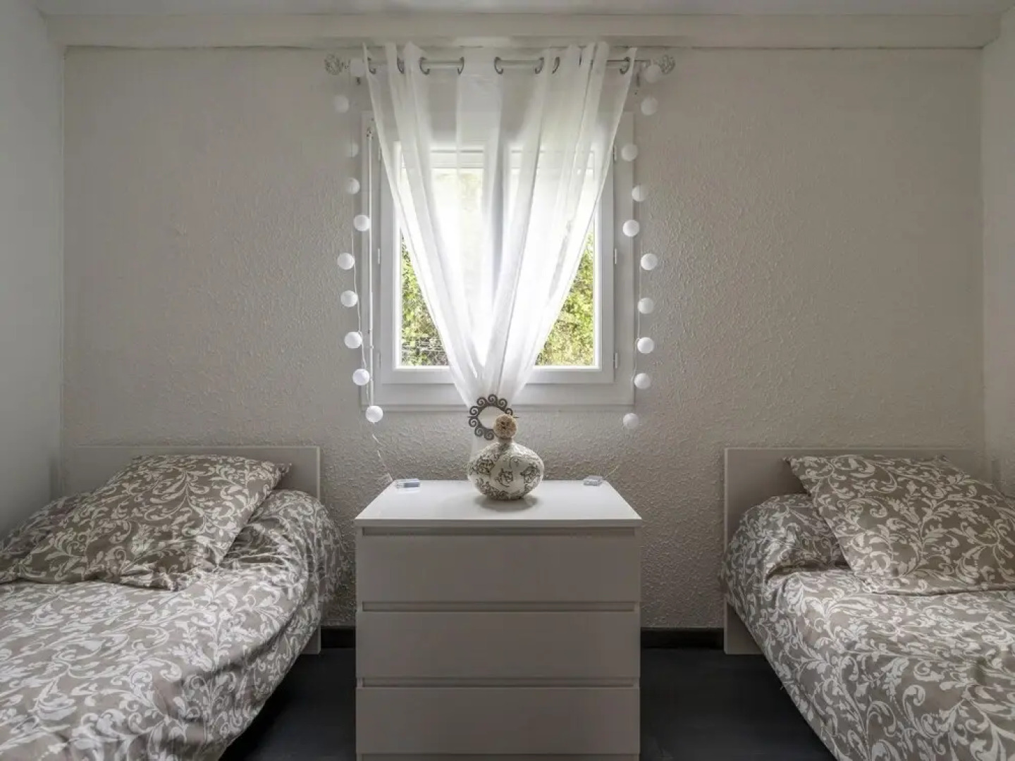 Attractive Holiday Home in Cessenon-sur-orb With Terrace