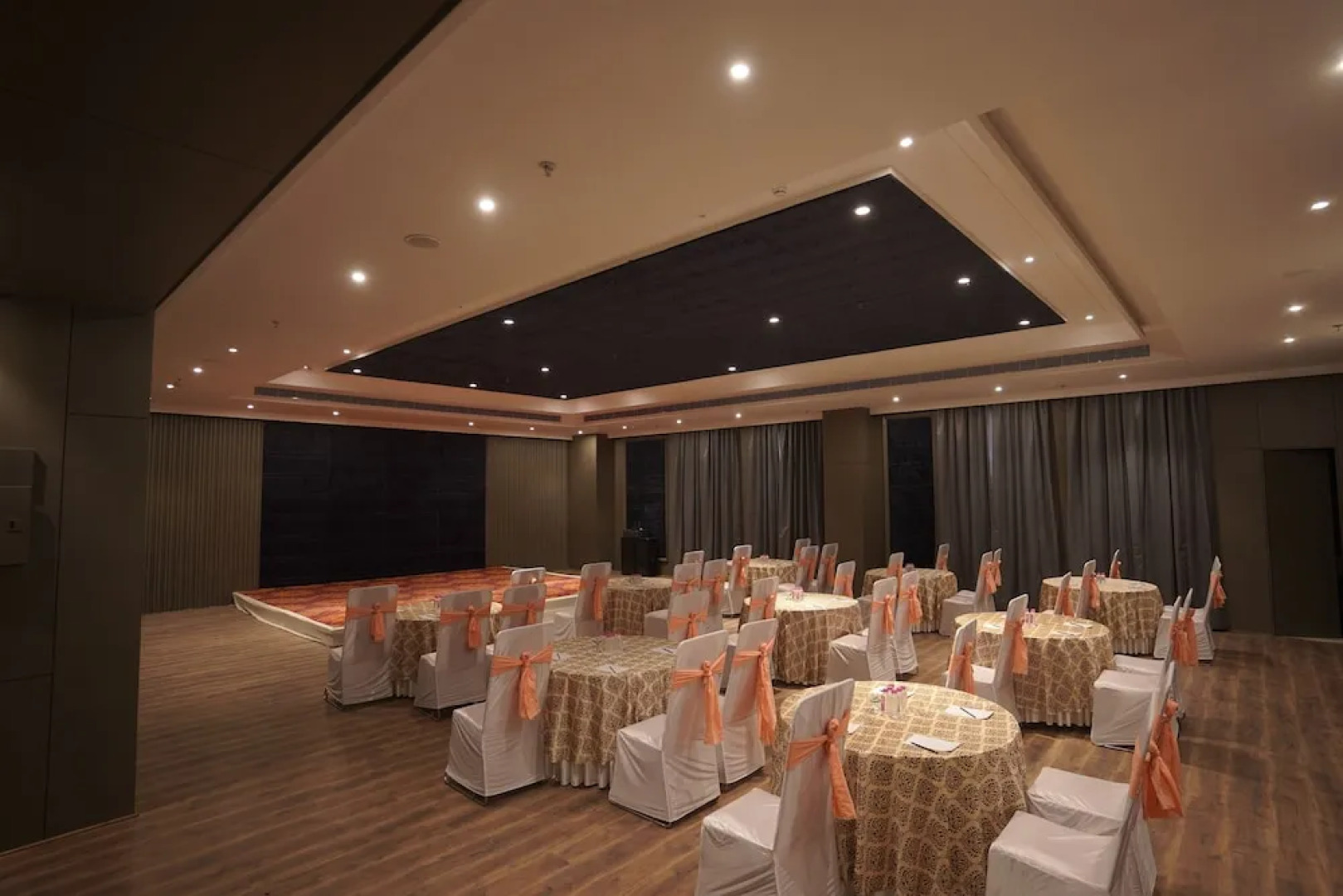 Classic Sapphire Ananta Bundi