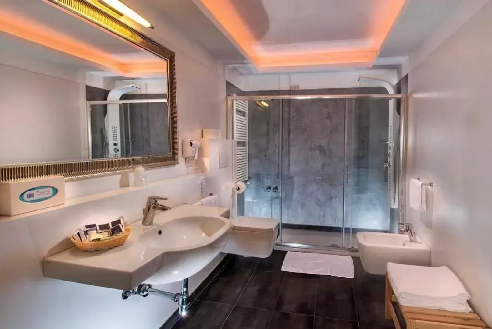 Hotel La Mediterranea