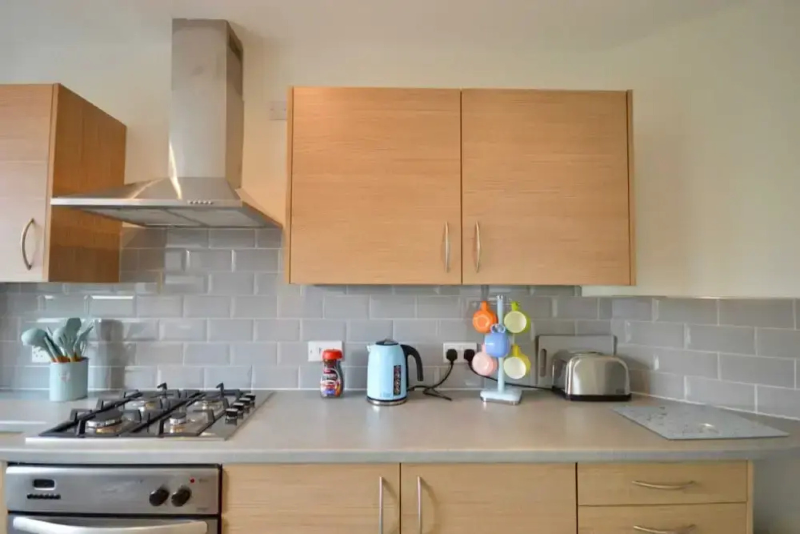 Lovely Modern Flat with Parking Near Airbus, Uwe, MOD