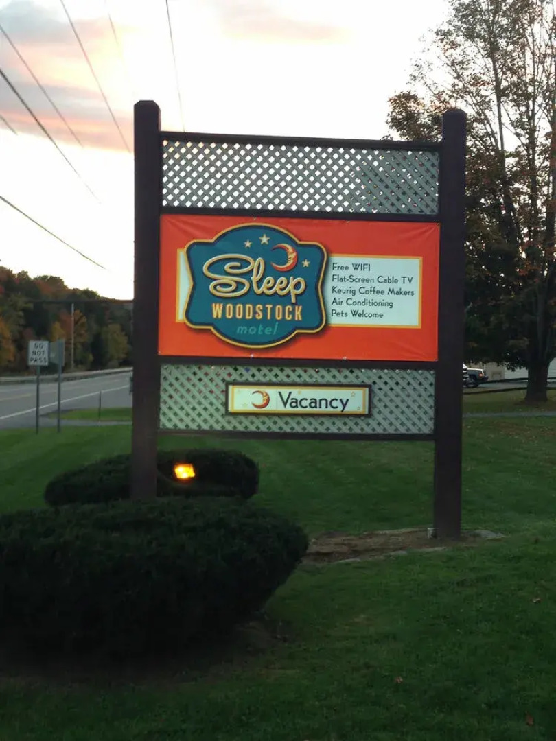 Sleep Woodstock Motel