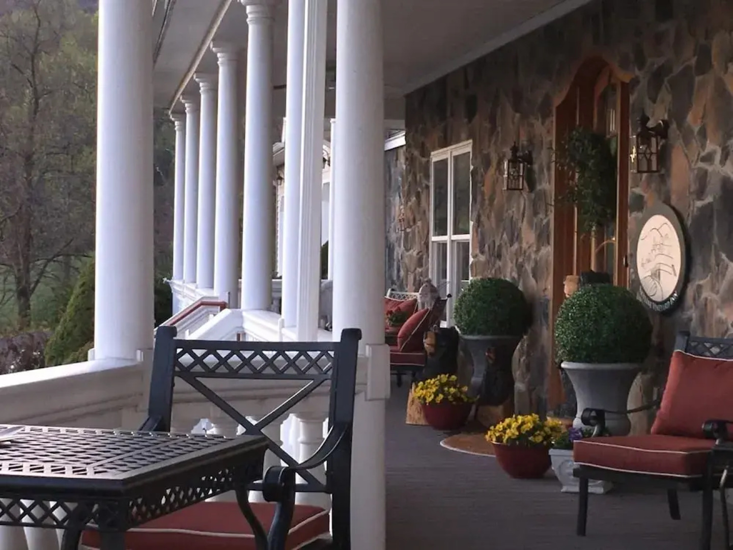 Skyline Vineyard Inn