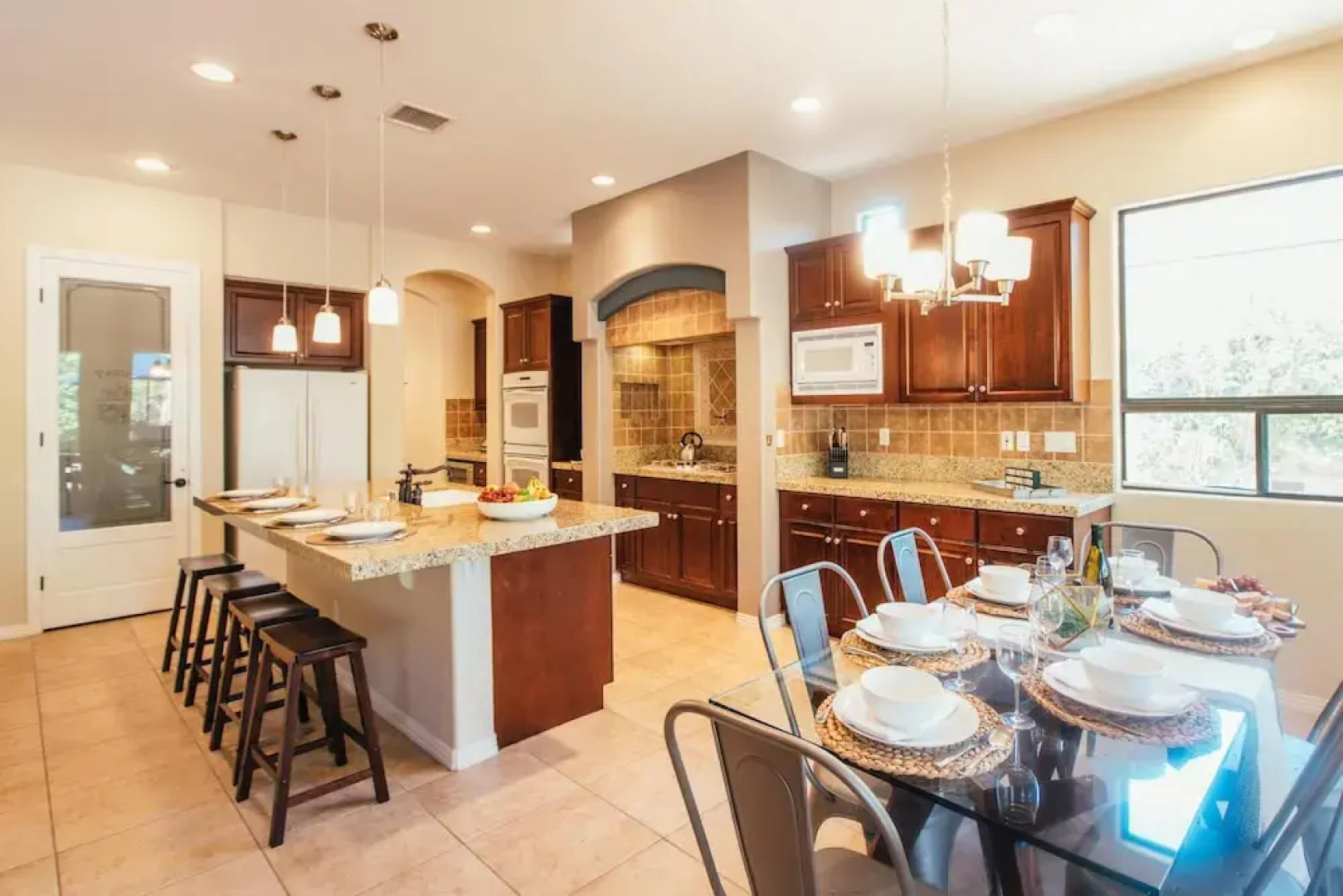 Silverado by AvantStay | WALK TO COACHELLA! Spanish Style Villa in Indio