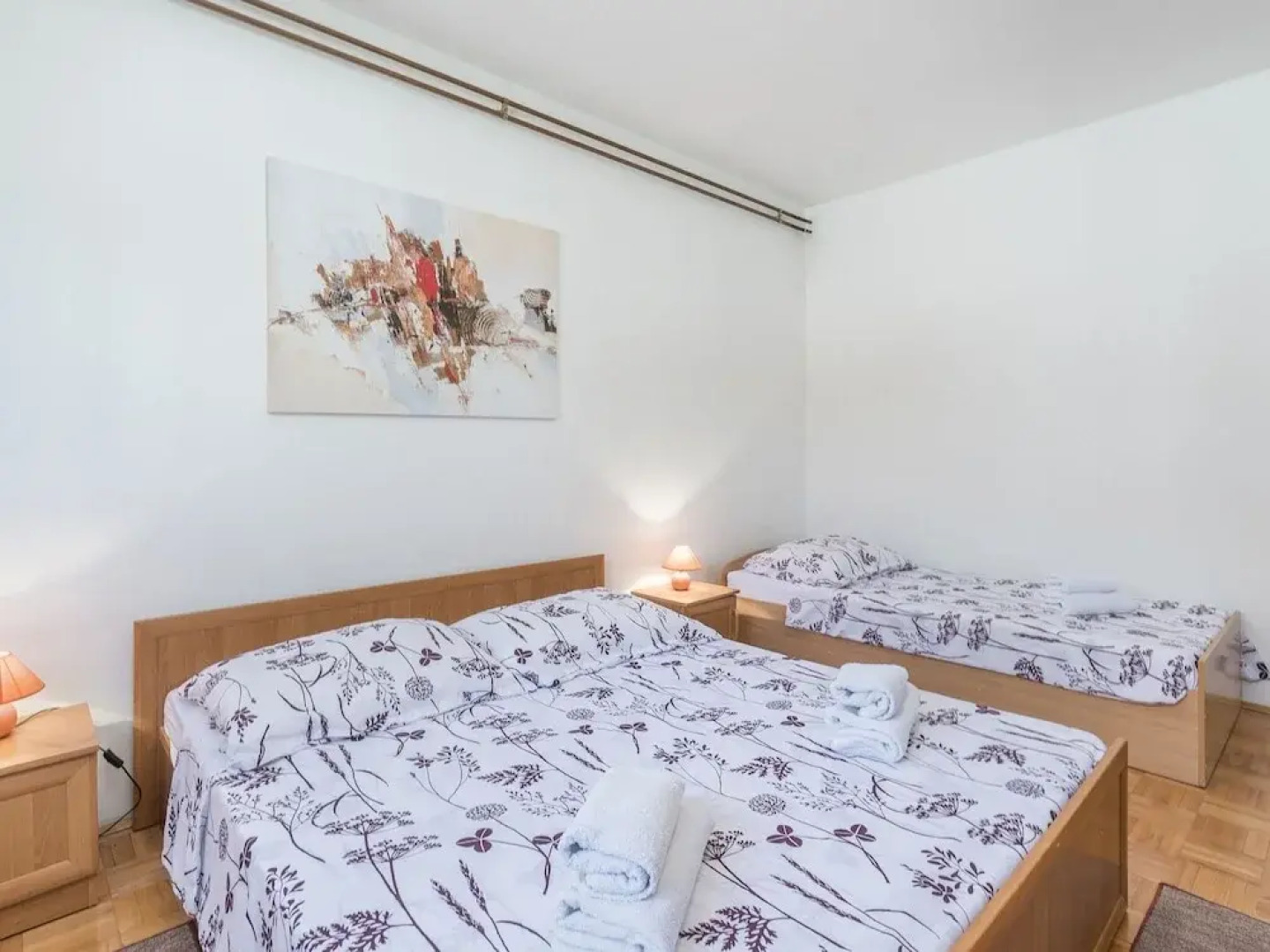 Two Bedrooms Ground Floor Apartment With Private Pool and Garden Near Pula