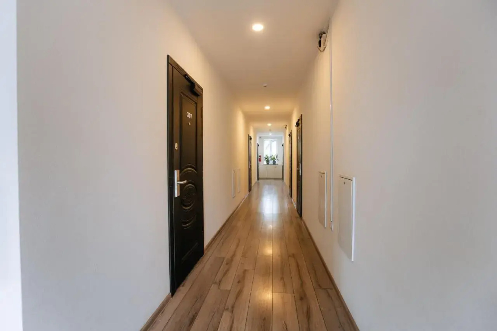 Stone City Apartment in Park Zone